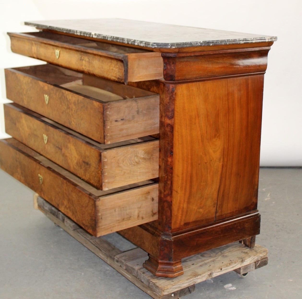 19th-Century French Louis Philippe Commode in Walnut with Marble Top For Sale 2