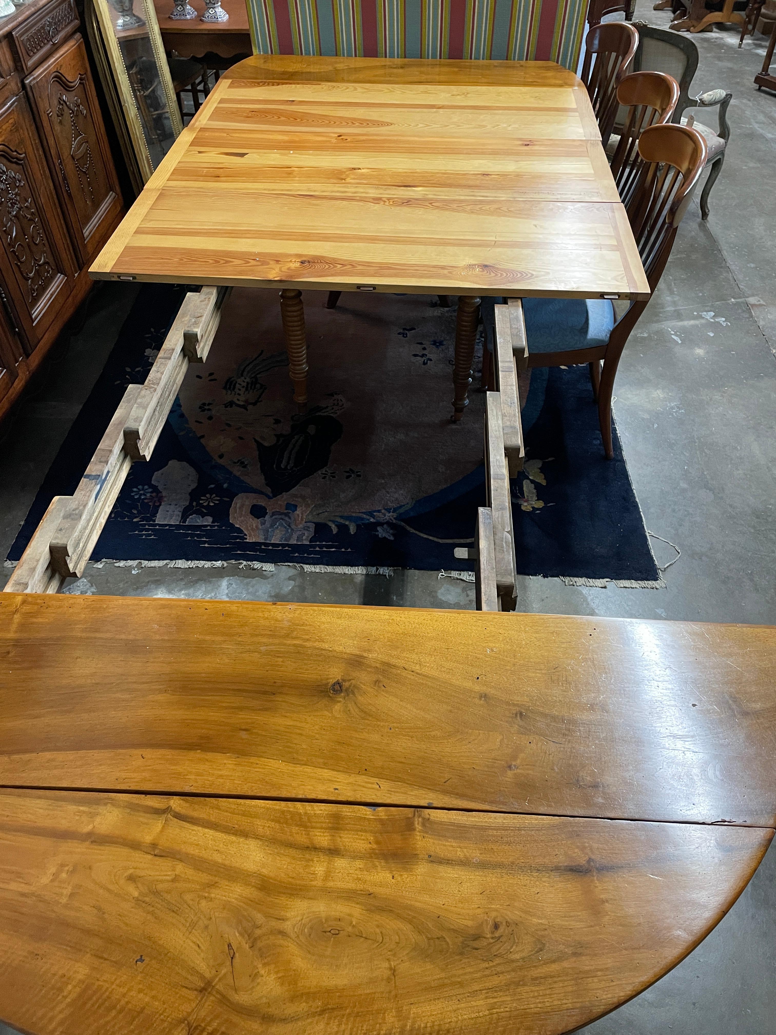 19th Century French Louis Philippe Extension Dining Table For Sale 9