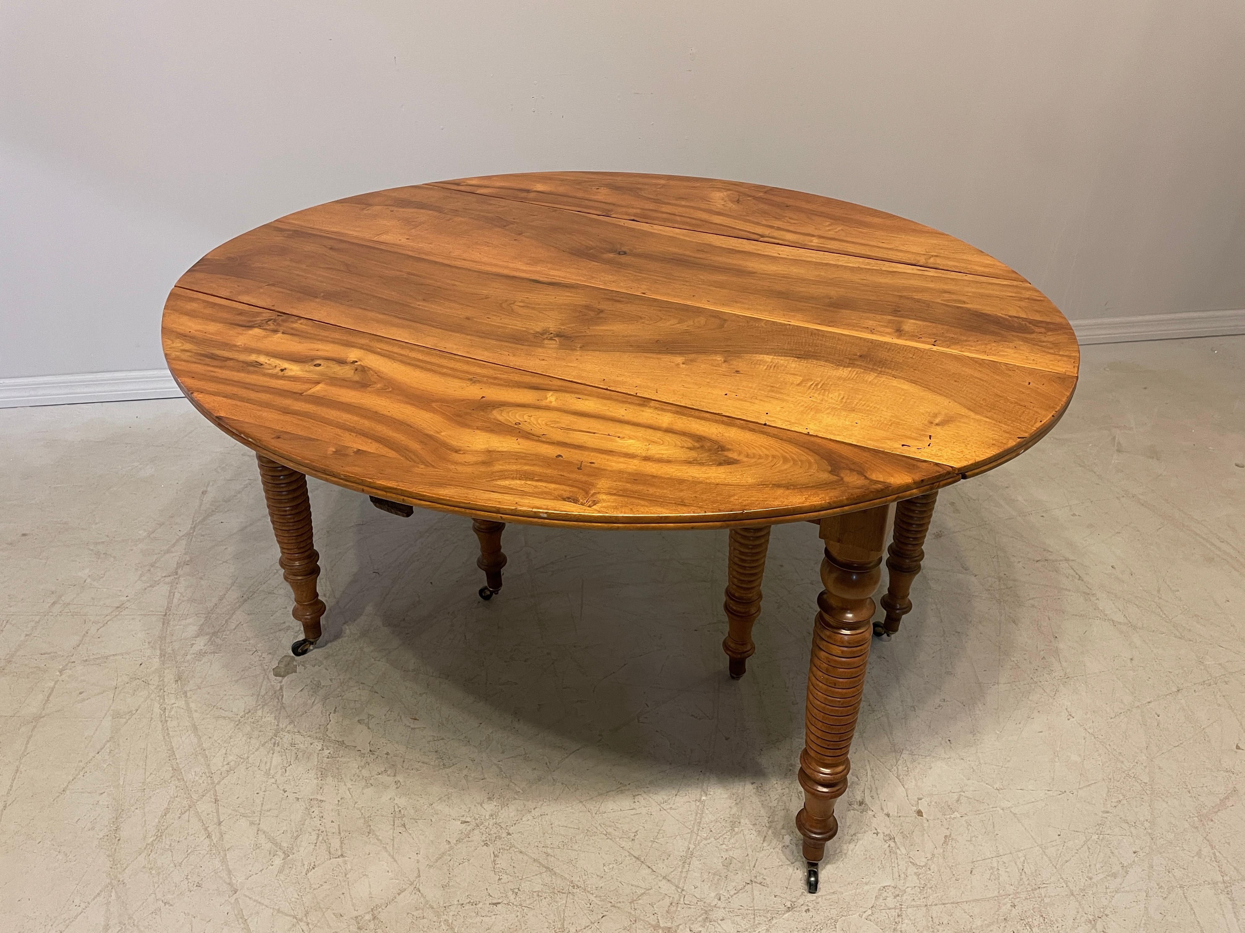 19th Century French Louis Philippe Extension Dining Table For Sale 10