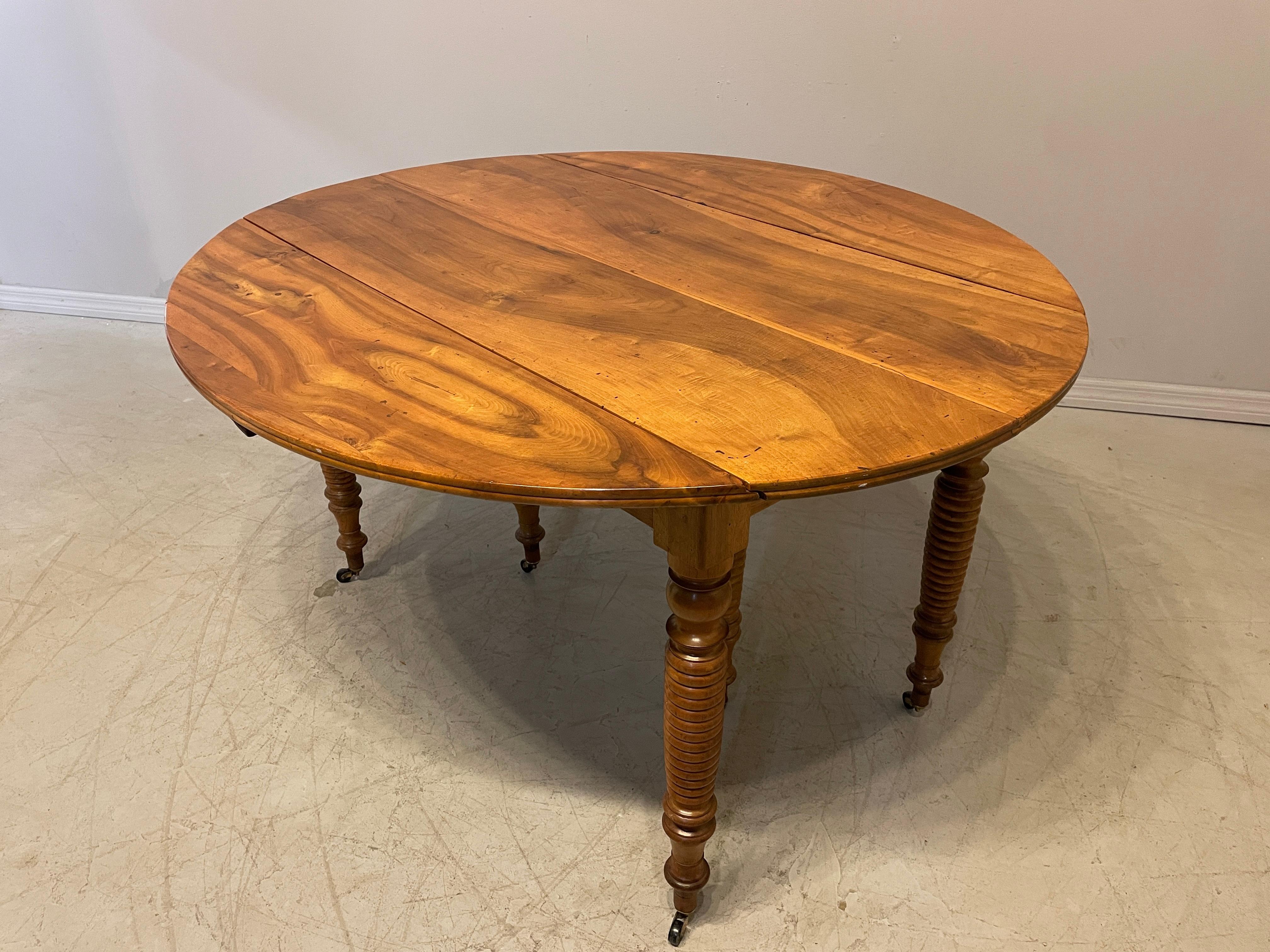 19th Century French Louis Philippe Extension Dining Table For Sale 11