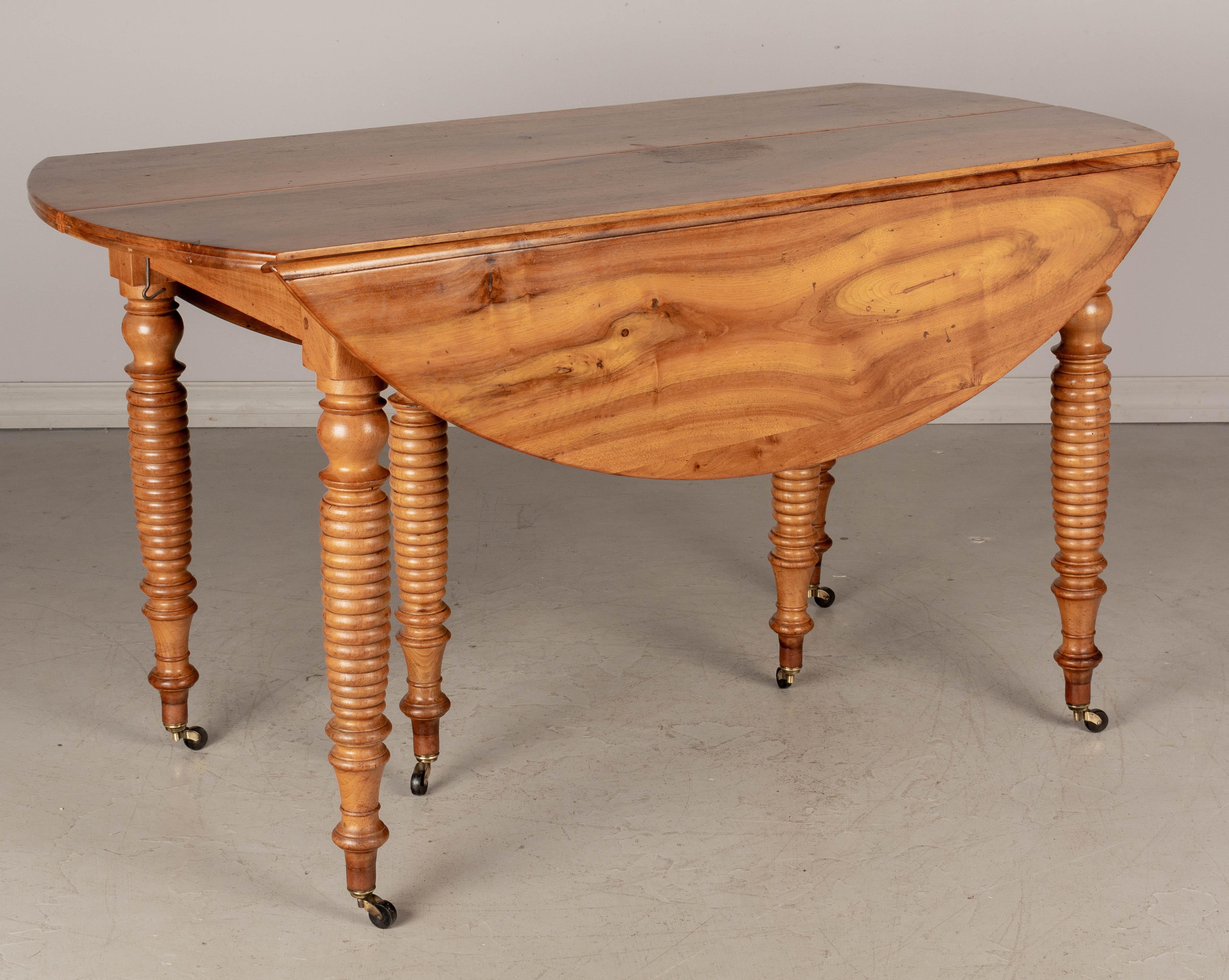 19th Century French Louis Philippe Extension Dining Table For Sale 2