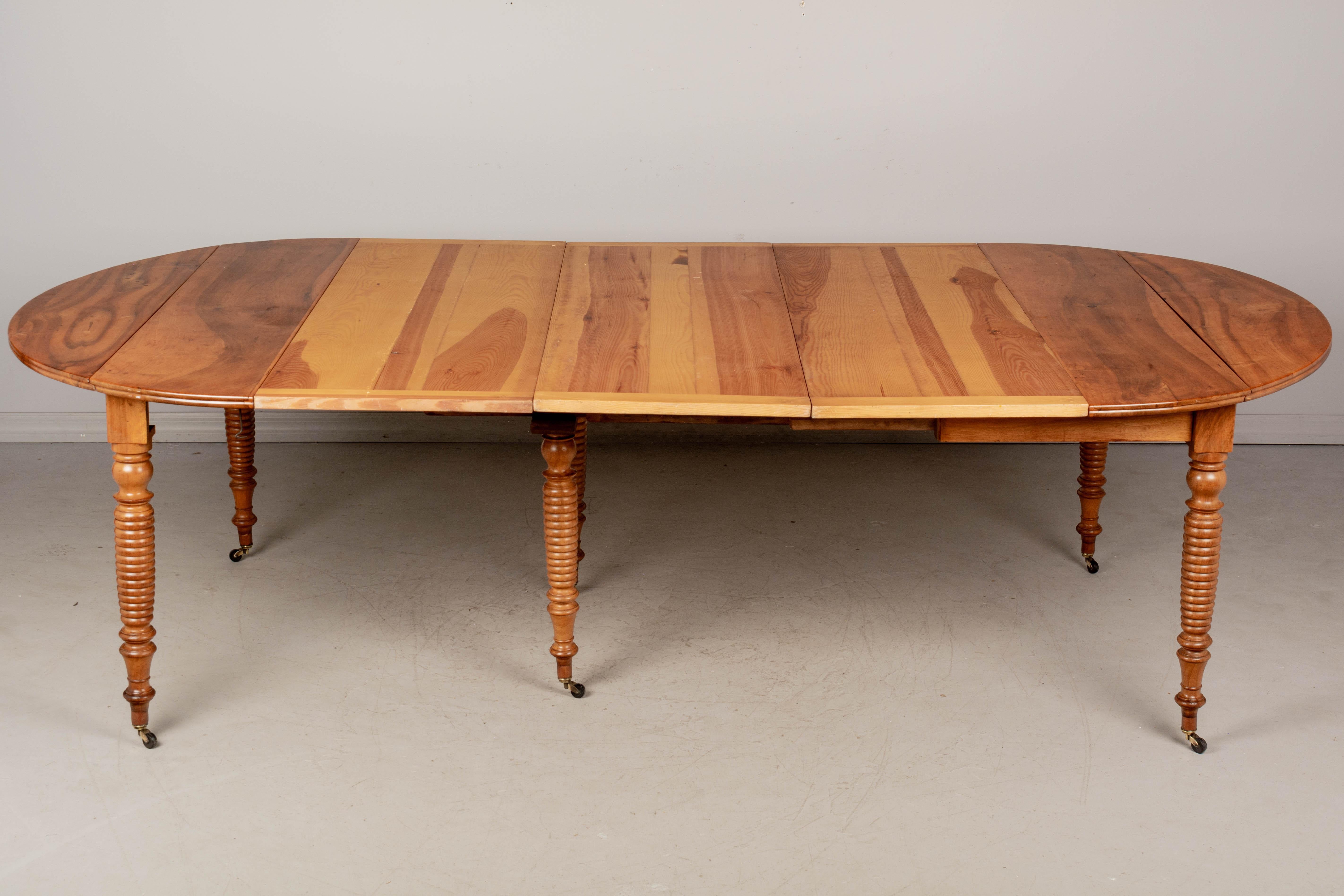19th Century French Louis Philippe Extension Dining Table For Sale 6