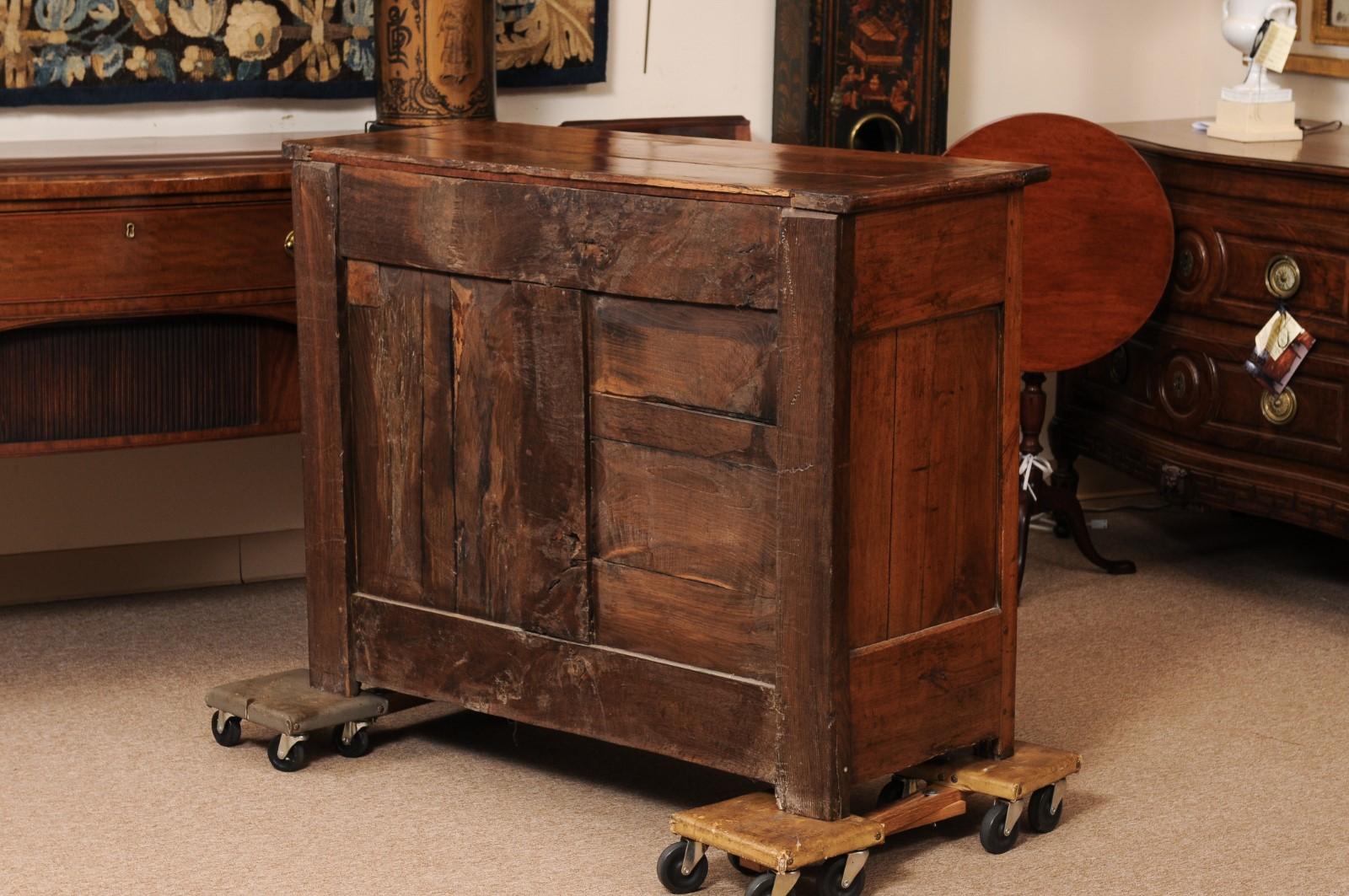 Buffet en bois fruitier Louis Philippe du 19e siècle en vente 1