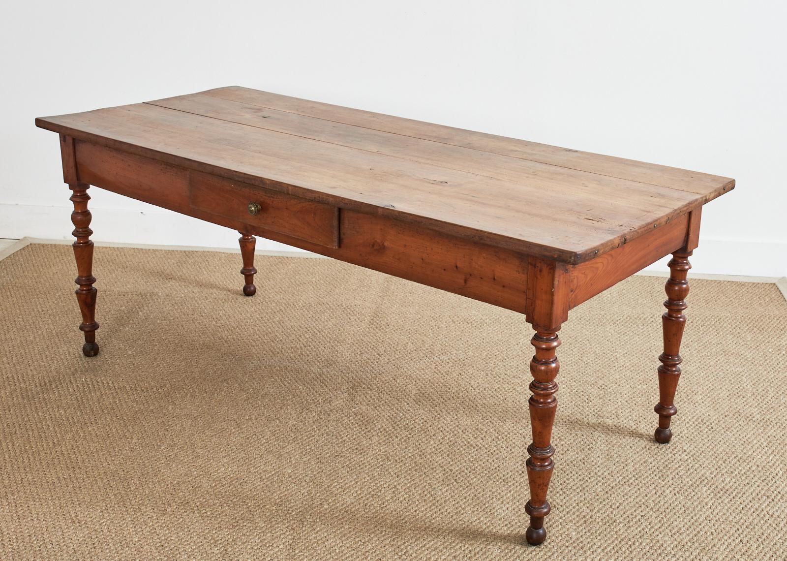 19th Century French Louis Philippe Fruitwood Farmhouse Harvest Table In Good Condition In Rio Vista, CA