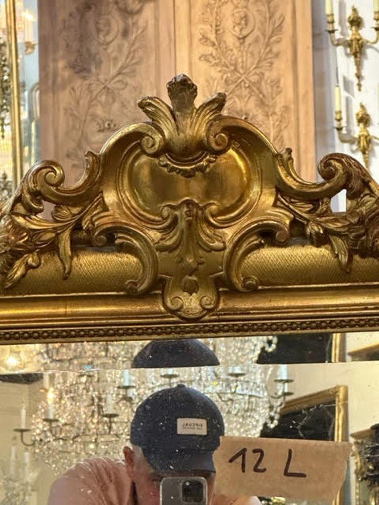 19th Century French Louis Philippe Giltwood Mirror with Crest For Sale 1