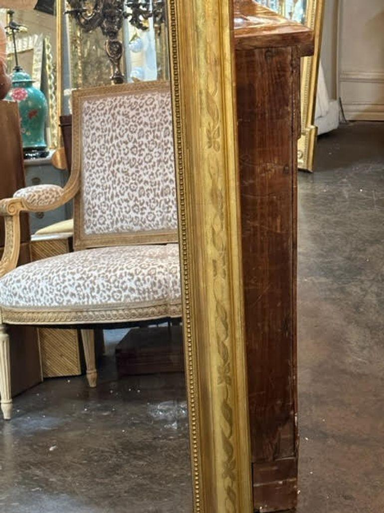 19th Century French Louis Philippe Giltwood Mirror with Crest For Sale 2