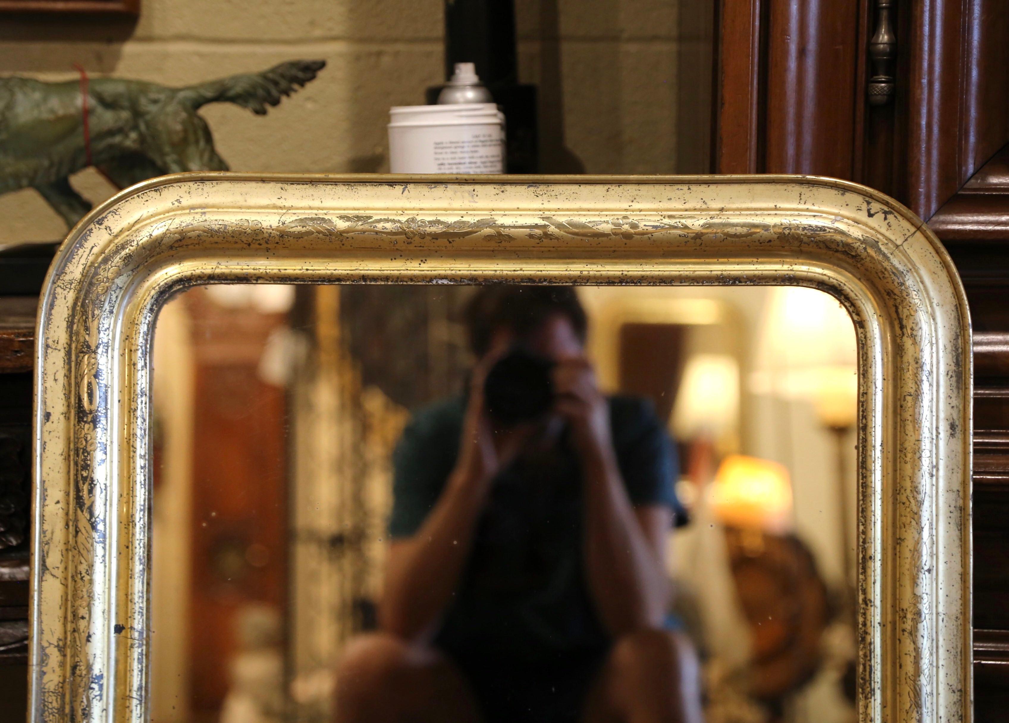 19th Century French Louis Philippe Giltwood Mirror with Engraved Floral Decor In Excellent Condition In Dallas, TX