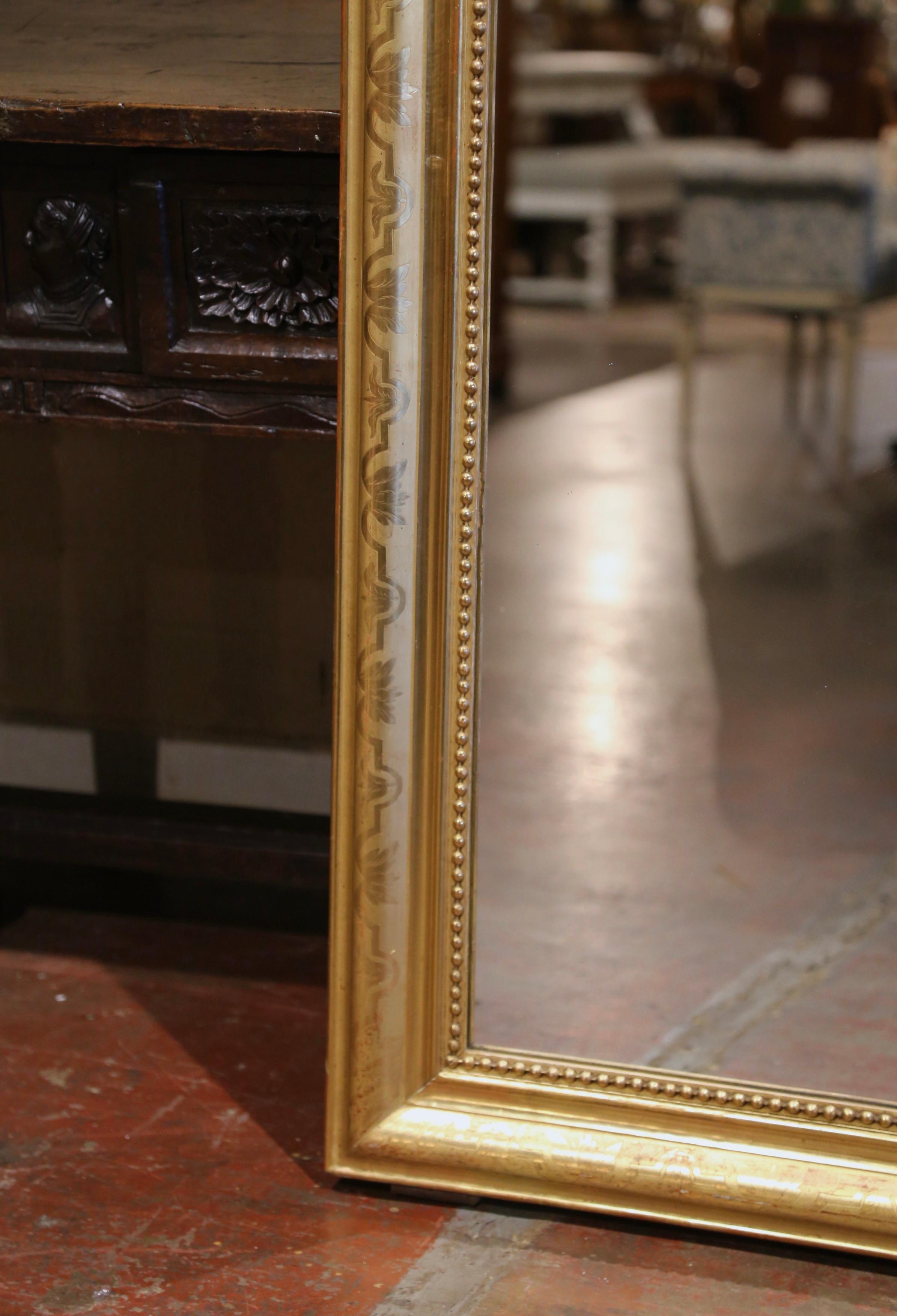 19th Century French Louis Philippe Giltwood Mirror with Engraved Floral Decor In Excellent Condition In Dallas, TX
