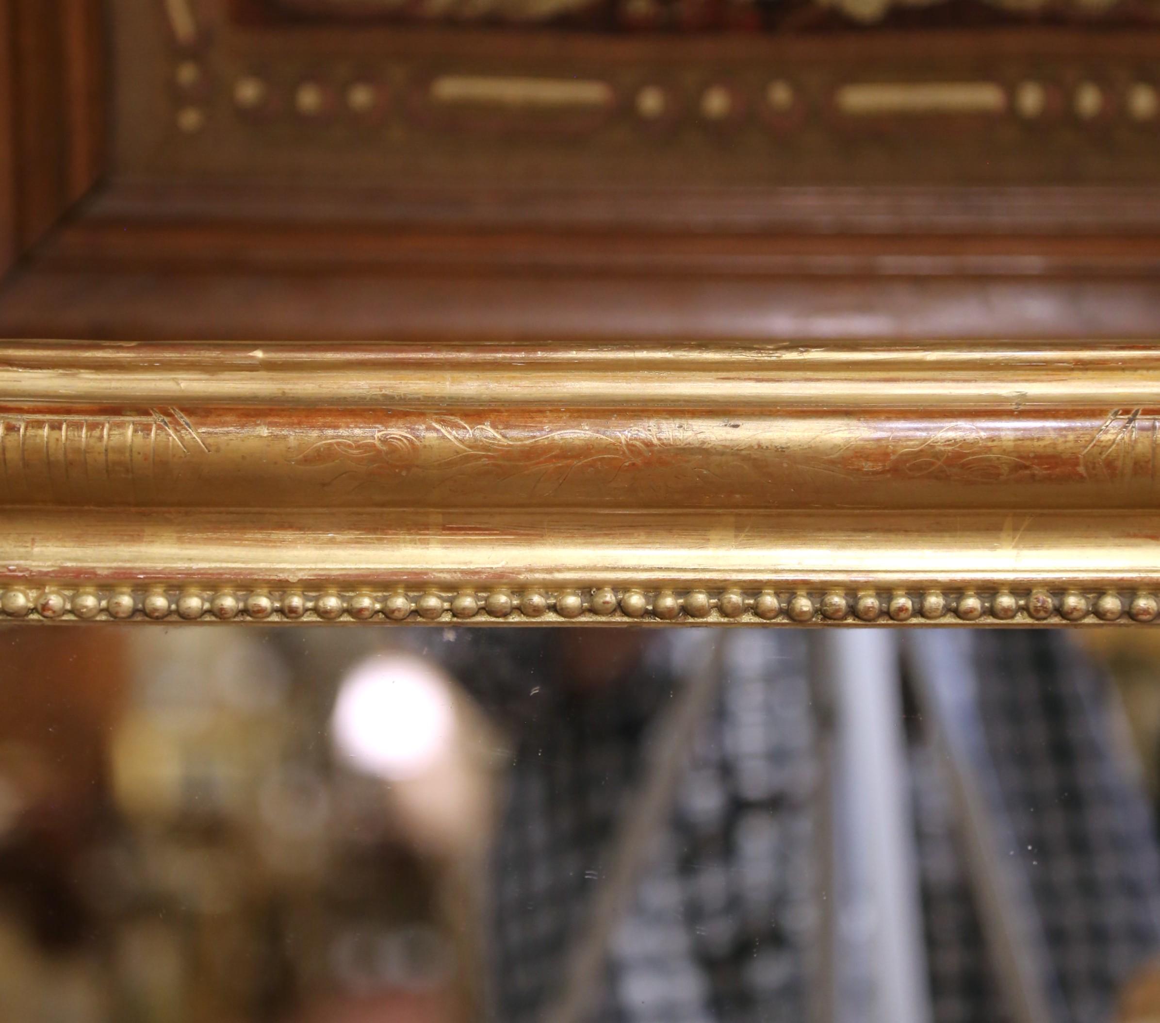 Luigi Filippo Specchio in legno dorato francese del XIX secolo di Louis Philippe con decorazioni floreali incise in vendita