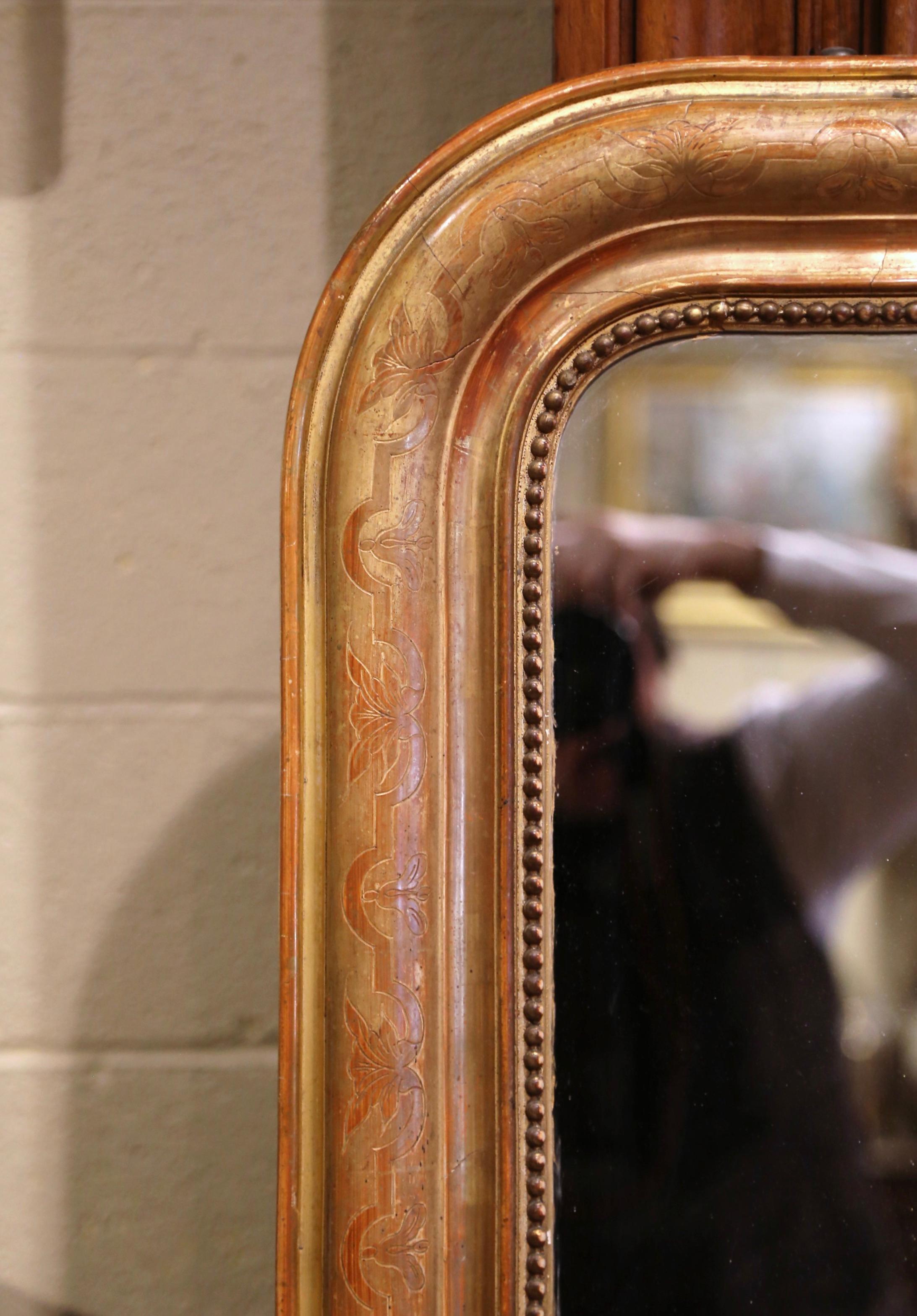 19th Century French Louis Philippe Giltwood Mirror with Engraved Floral Decor In Excellent Condition In Dallas, TX