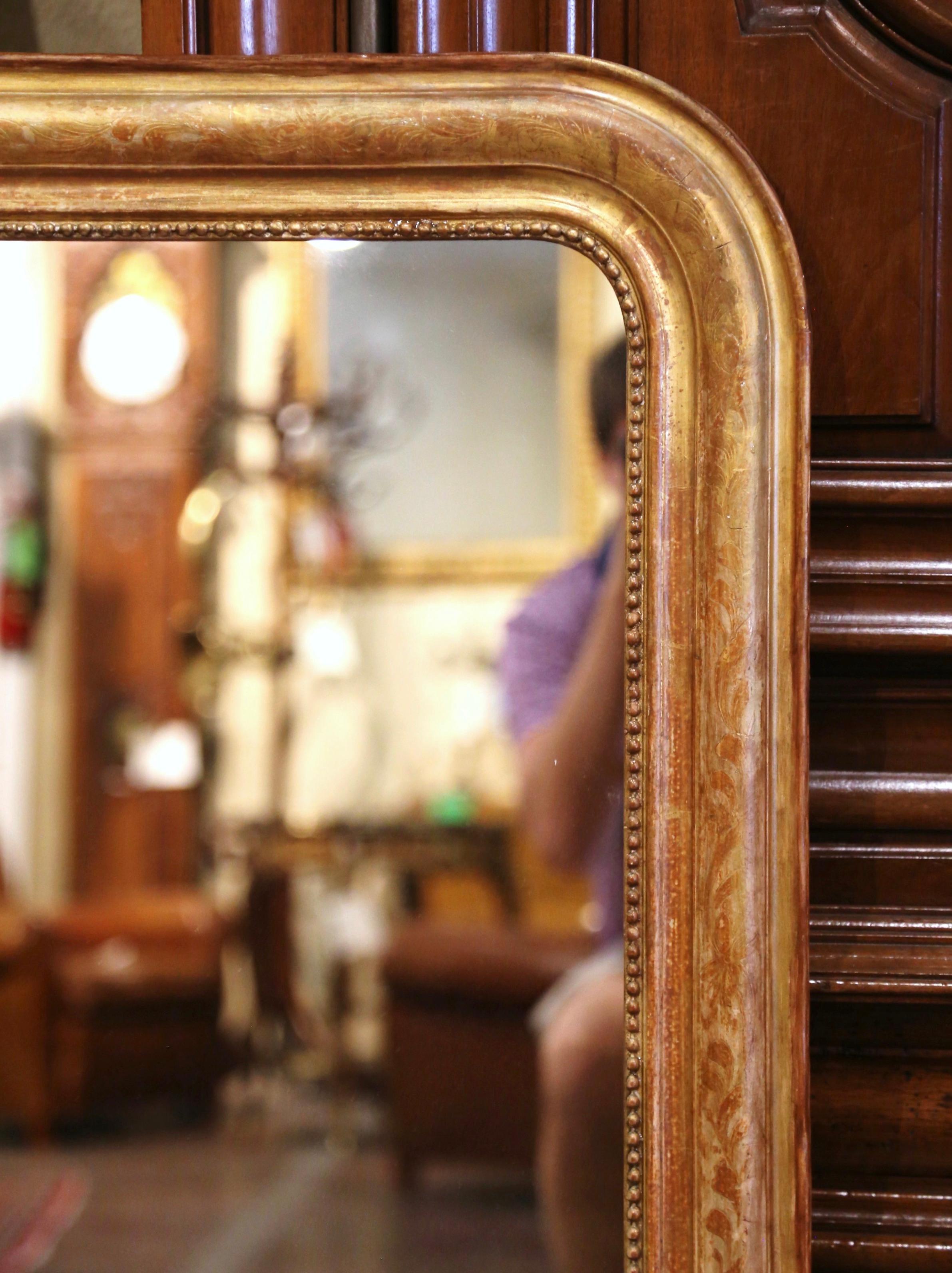 19th Century French Louis Philippe Giltwood Mirror with Engraved Floral Decor In Excellent Condition In Dallas, TX
