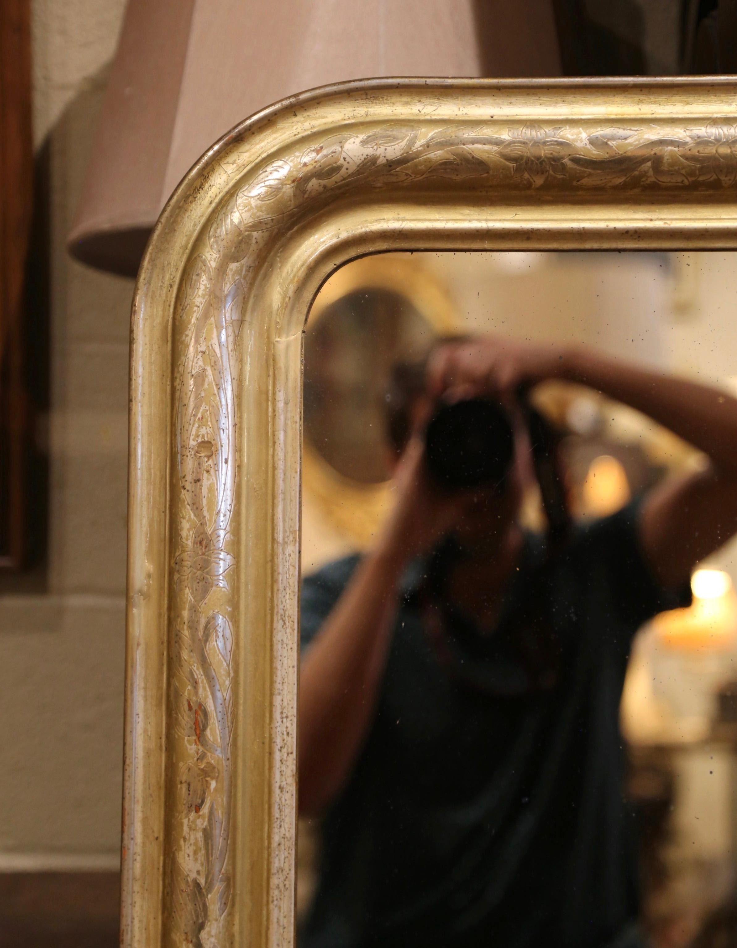 19th Century French Louis Philippe Giltwood Mirror with Engraved Floral Decor In Excellent Condition In Dallas, TX