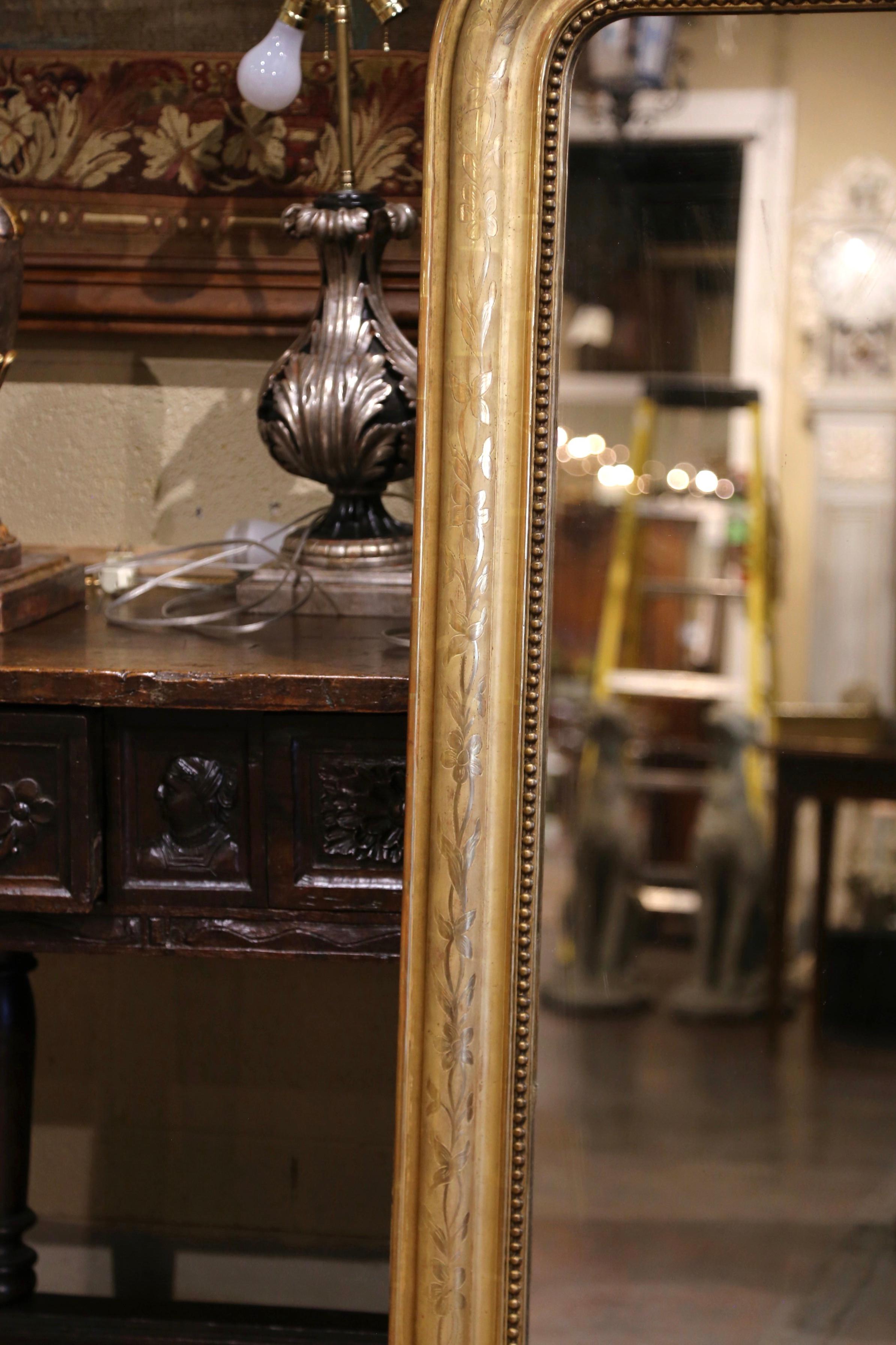 19th Century French Louis Philippe Giltwood Mirror with Engraved Floral Decor In Excellent Condition In Dallas, TX