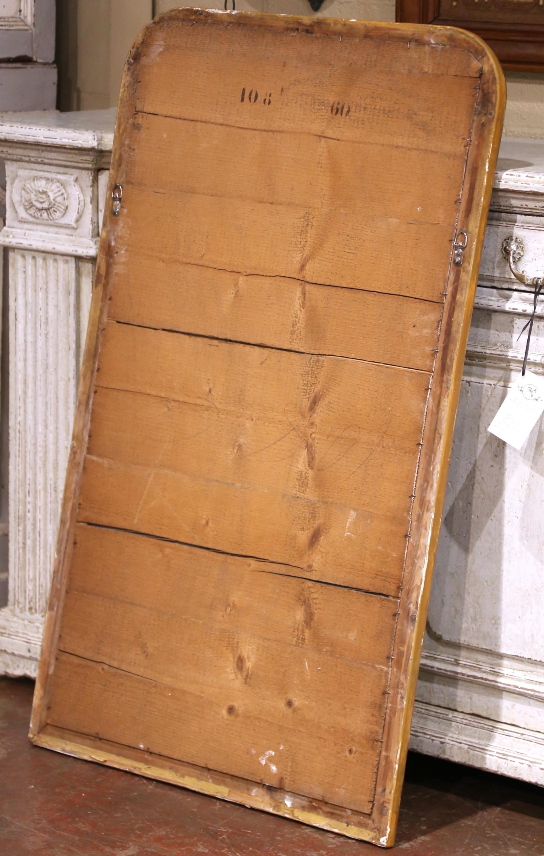 Vetro mercurizzato Specchio in legno dorato francese del XIX secolo di Louis Philippe con decorazioni floreali incise in vendita
