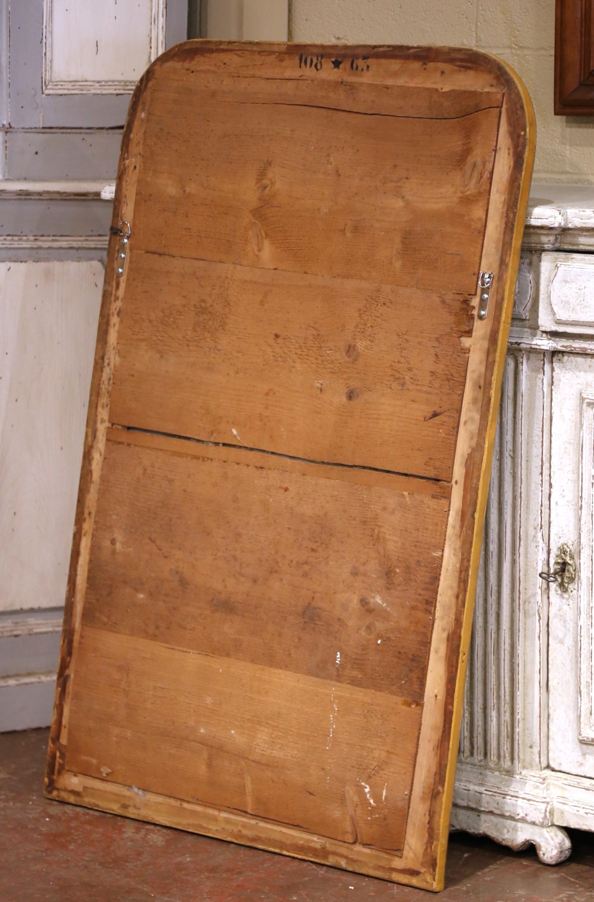 Vetro mercurizzato Specchio in legno dorato francese del XIX secolo di Louis Philippe con decorazioni floreali incise in vendita