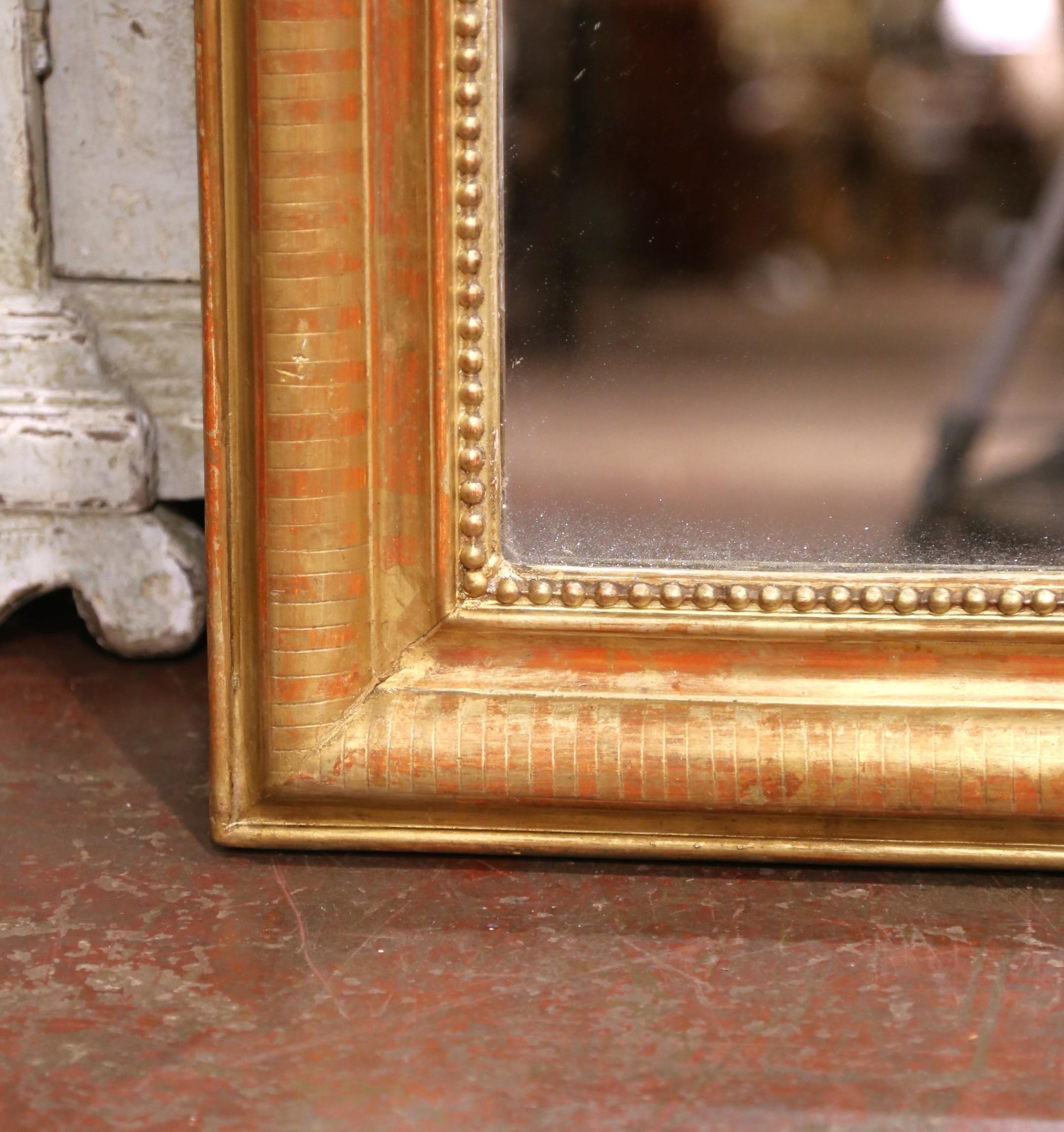 19th Century French Louis Philippe Giltwood Mirror with Engraved Stripe Decor For Sale 1