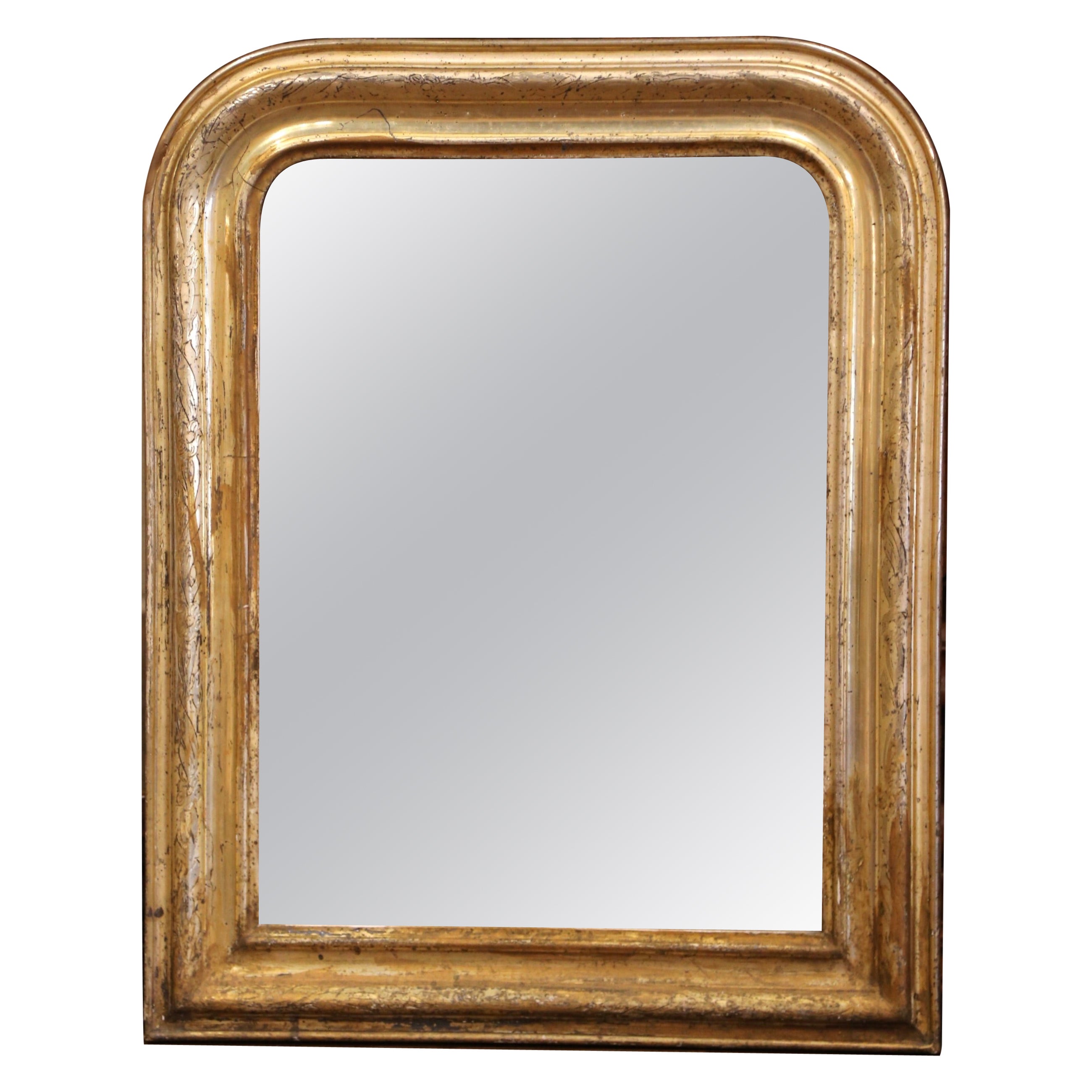 Espejo francés de madera dorada Louis Philippe del siglo XIX con decoración floral