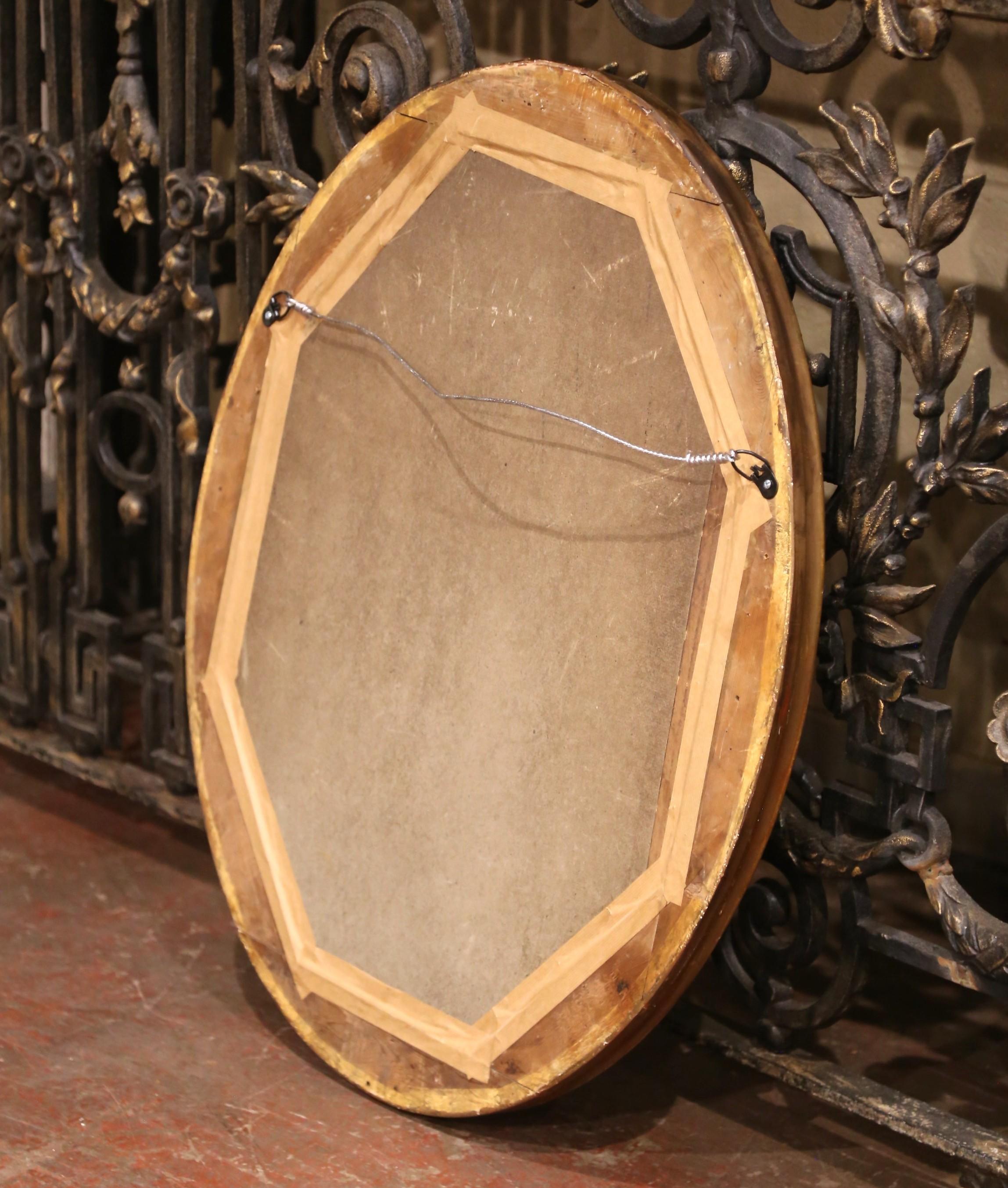 19th Century French Louis Philippe Giltwood Oval Wall Mirror with Engraved Motif For Sale 2