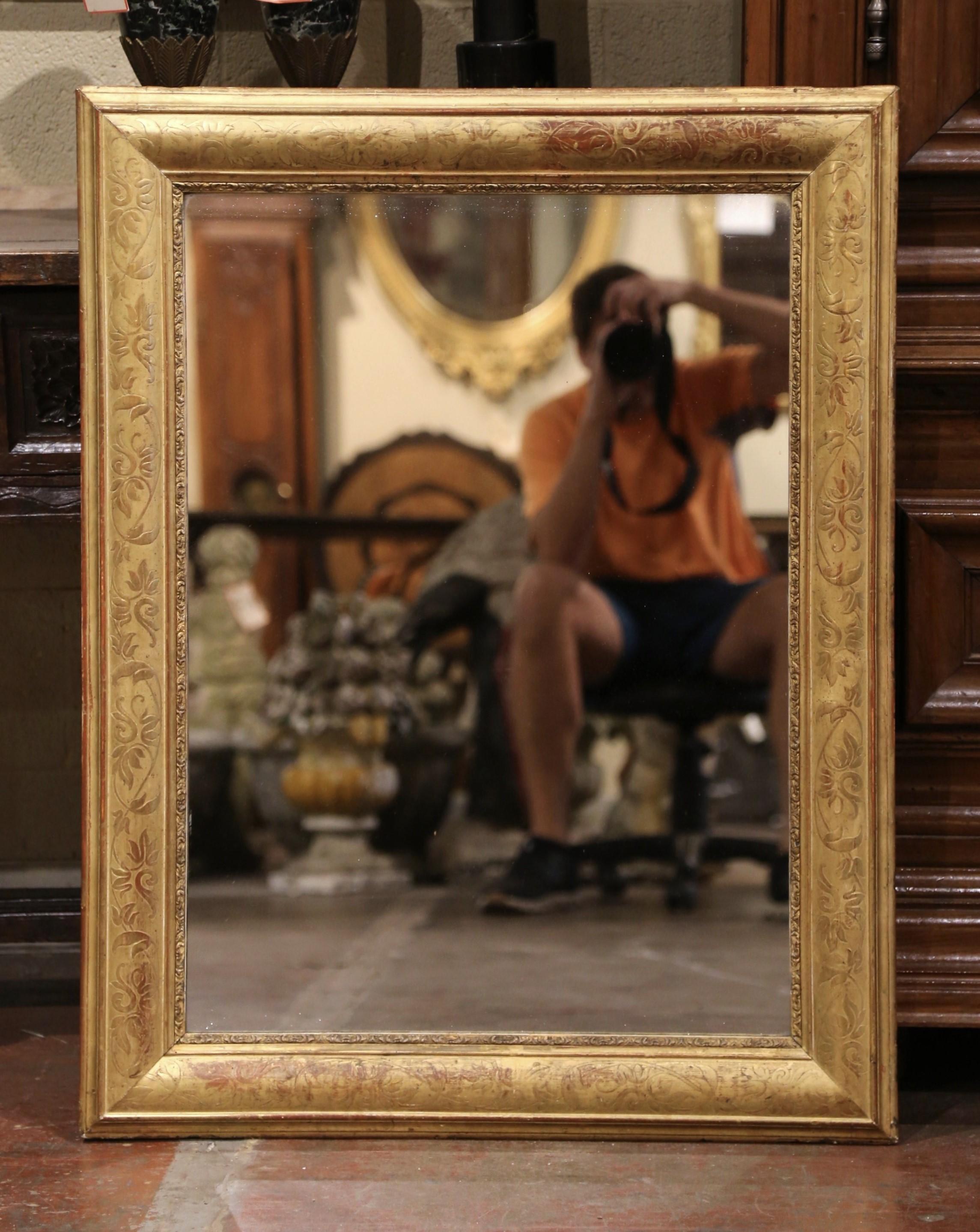 19th Century French Louis Philippe Giltwood Wall Mirror with Foliage Engravings For Sale 1
