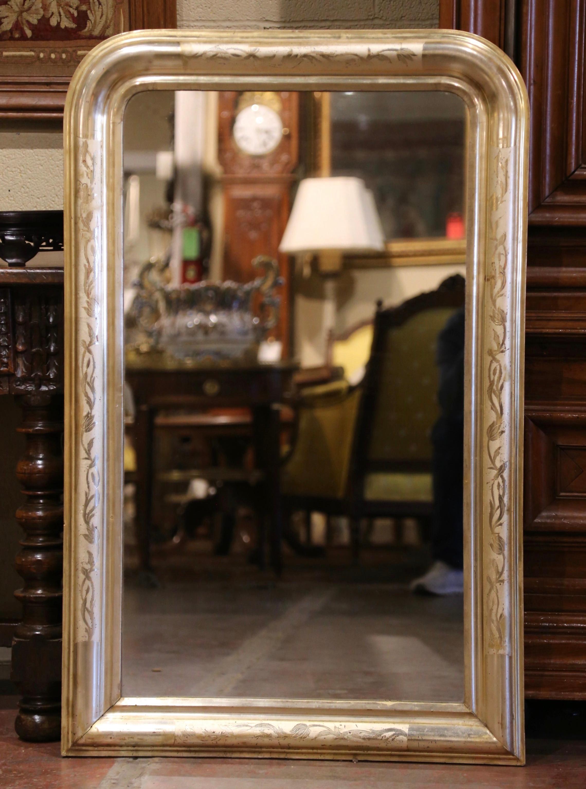 19th Century French Louis Philippe Giltwood Wall Mirror with Floral Motifs 1
