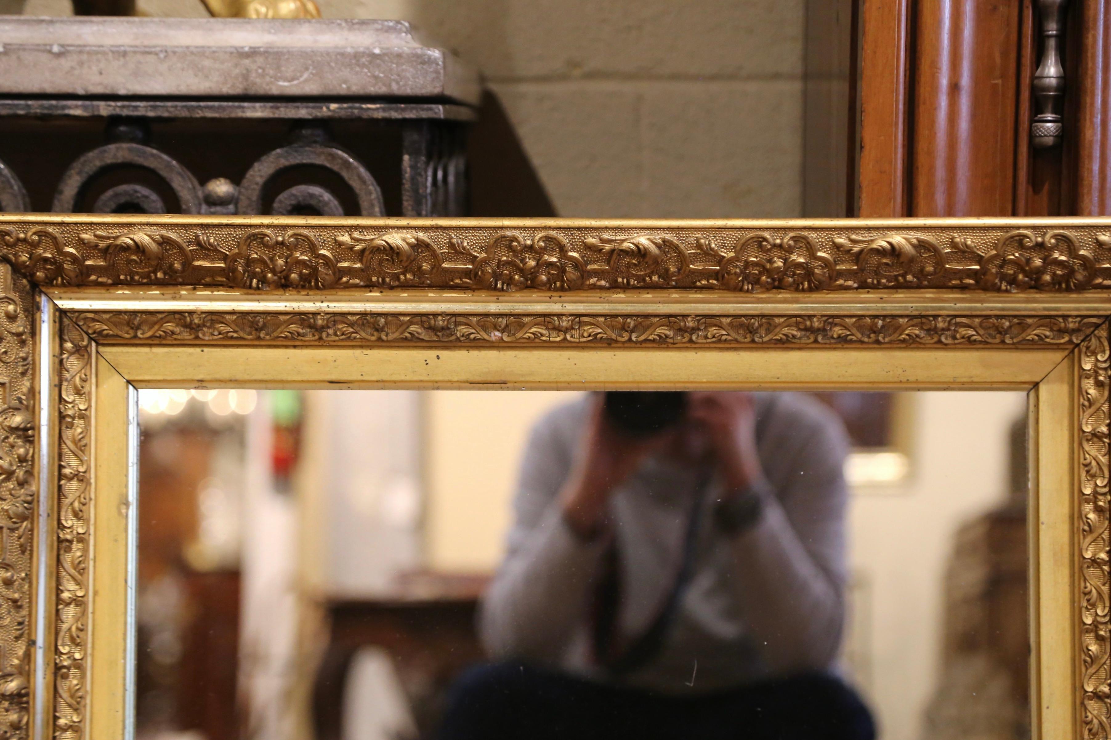 19th Century French Louis Philippe Giltwood Wall Mirror with Foliage Motifs For Sale 2
