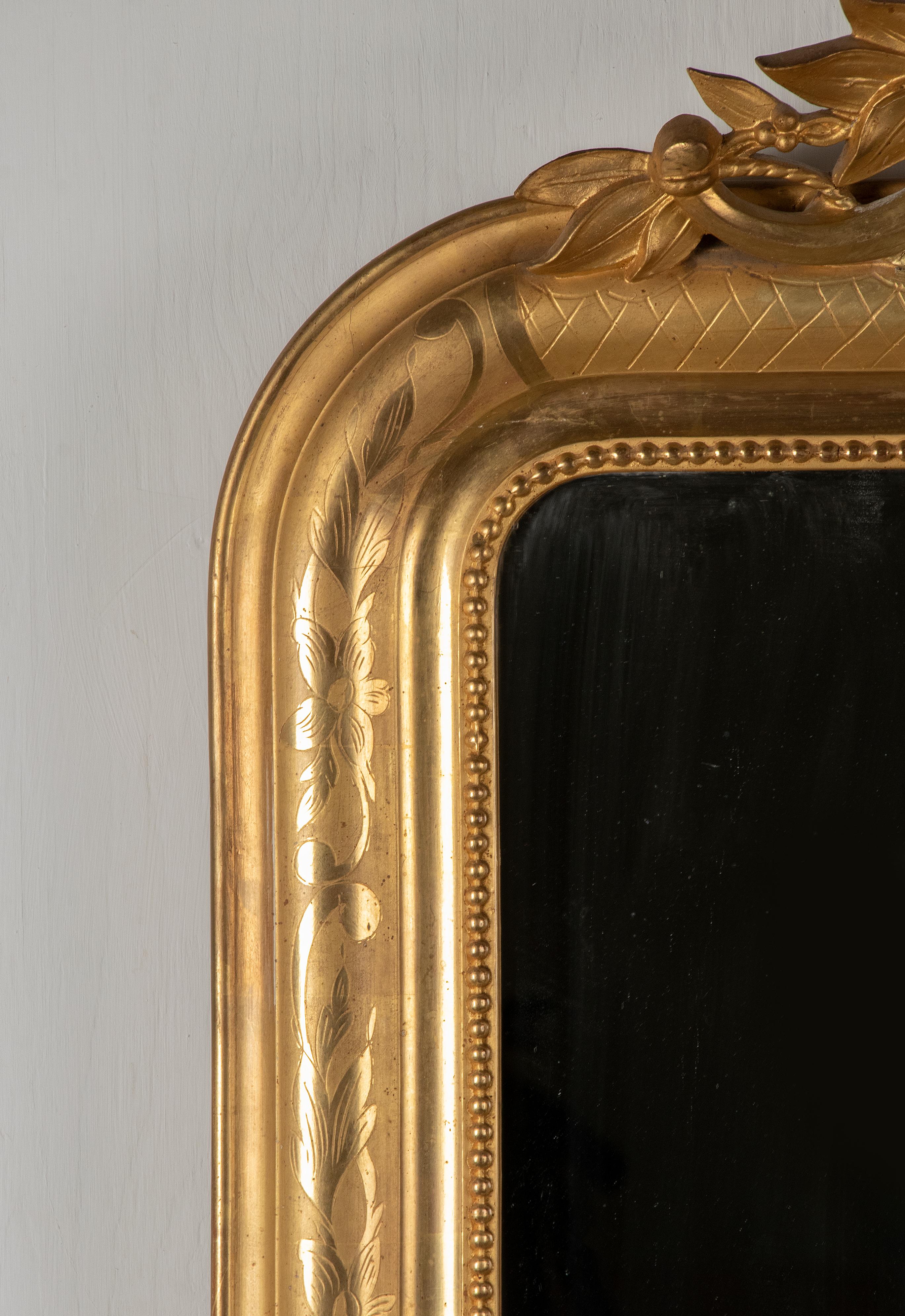 Miroir Louis Philippe français du 19ème siècle à feuilles d'or en vente 5