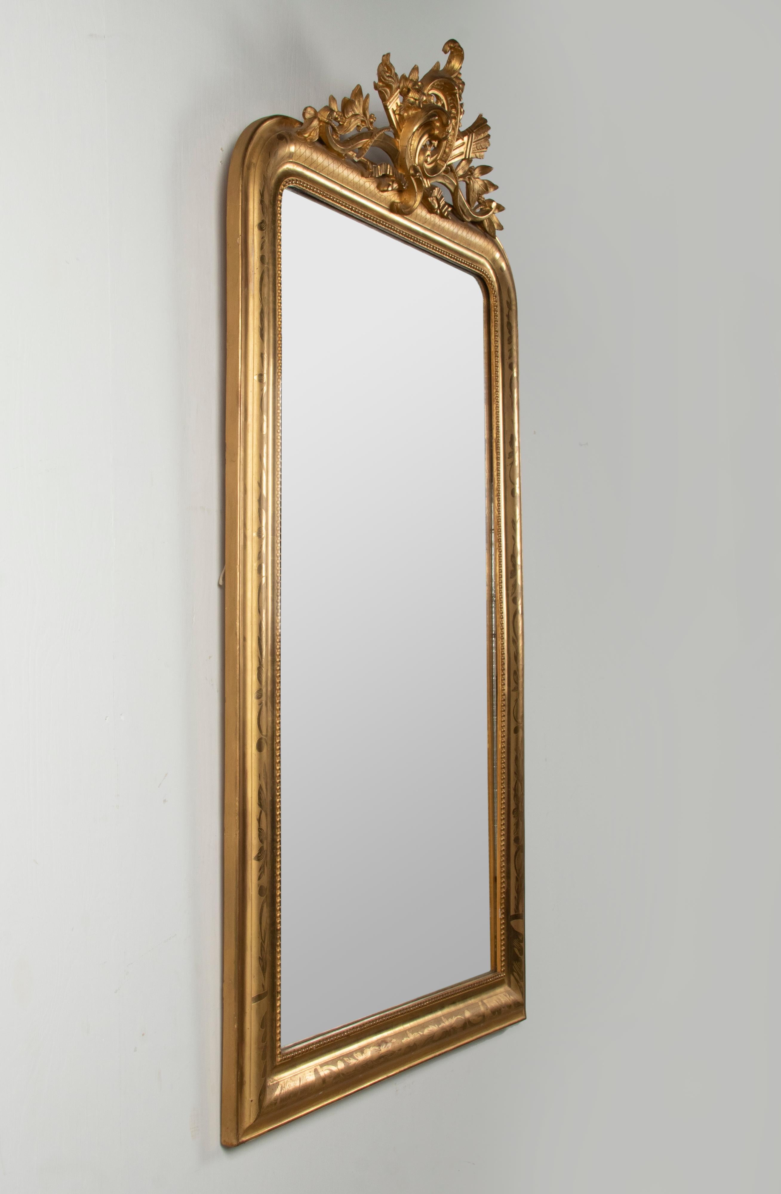 Miroir Louis Philippe français du 19ème siècle à feuilles d'or en vente 9