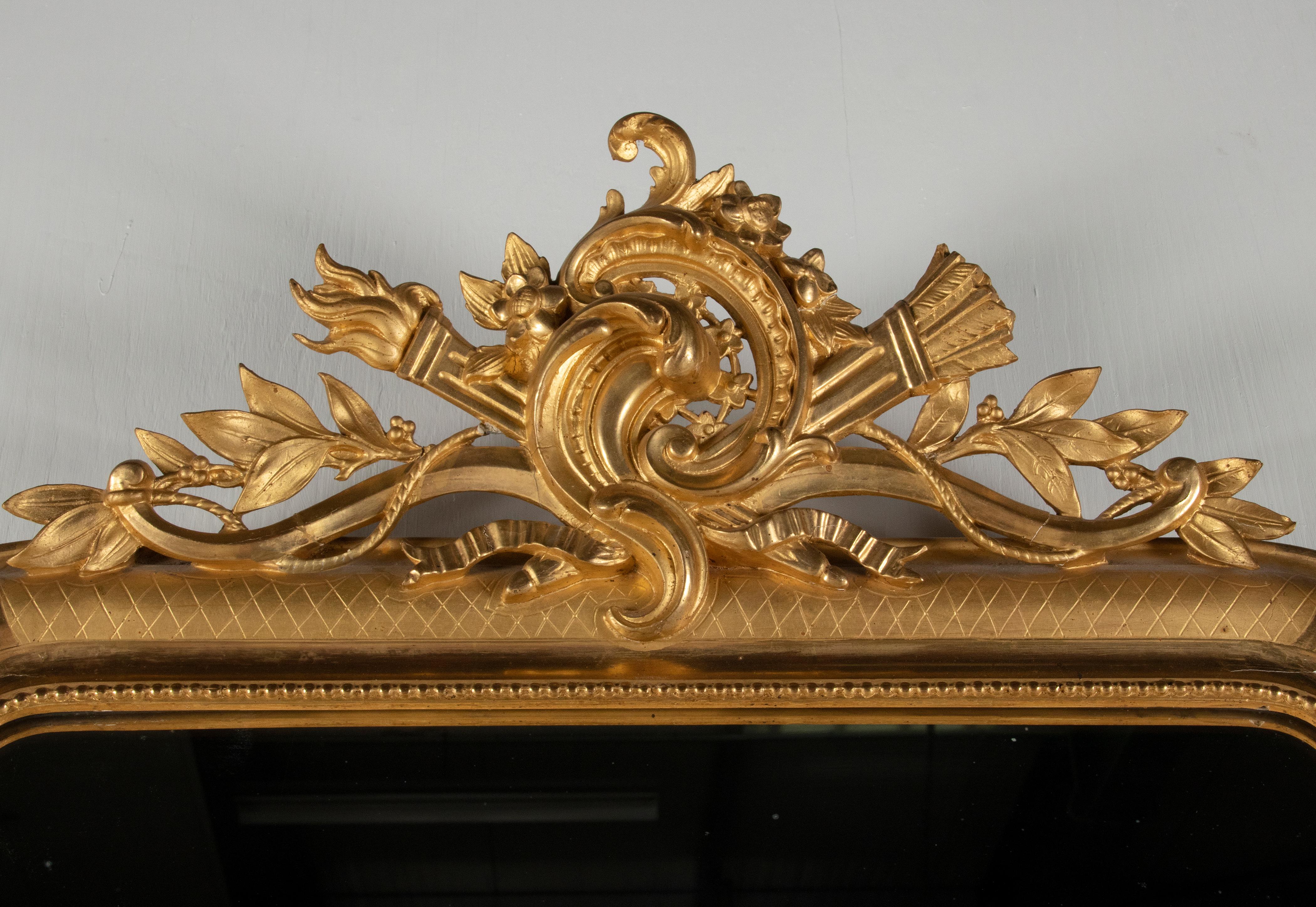 Français Miroir Louis Philippe français du 19ème siècle à feuilles d'or en vente