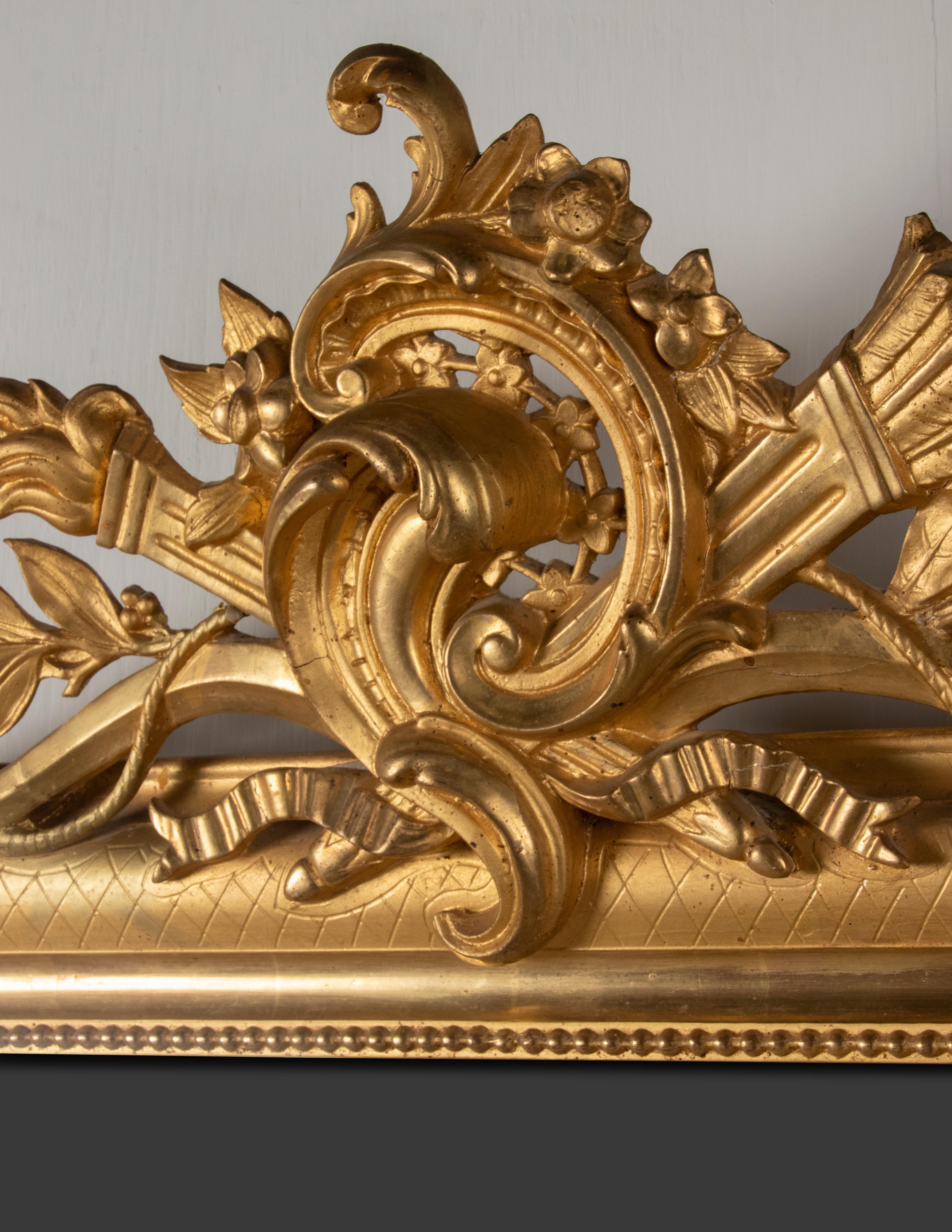 Miroir Louis Philippe français du 19ème siècle à feuilles d'or en vente 1