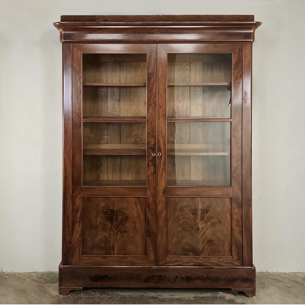 19th Century French Louis Philippe Mahogany Bookcase In Good Condition In Dallas, TX