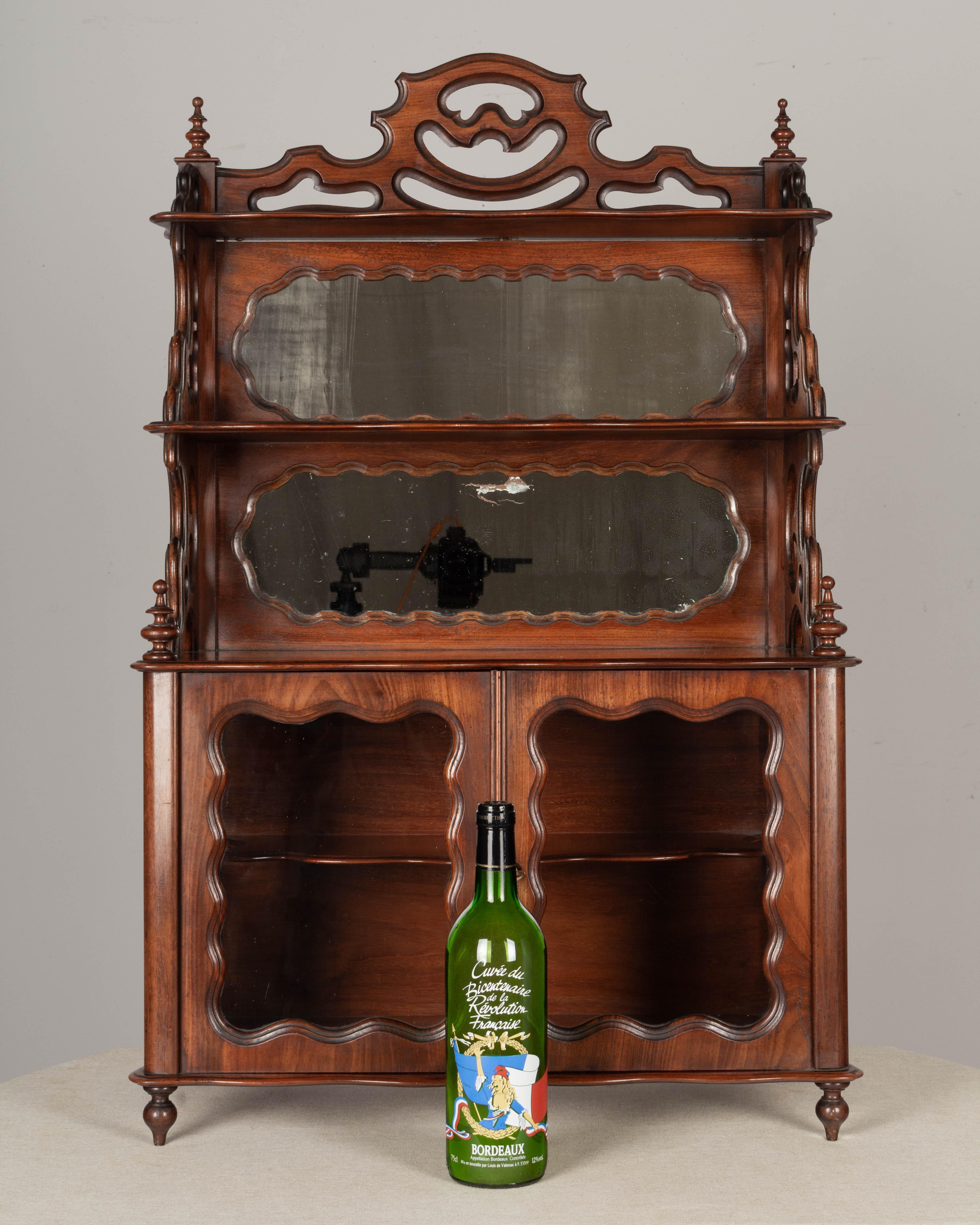 19th Century French Louis Philippe Mahogany Vitrine For Sale 3