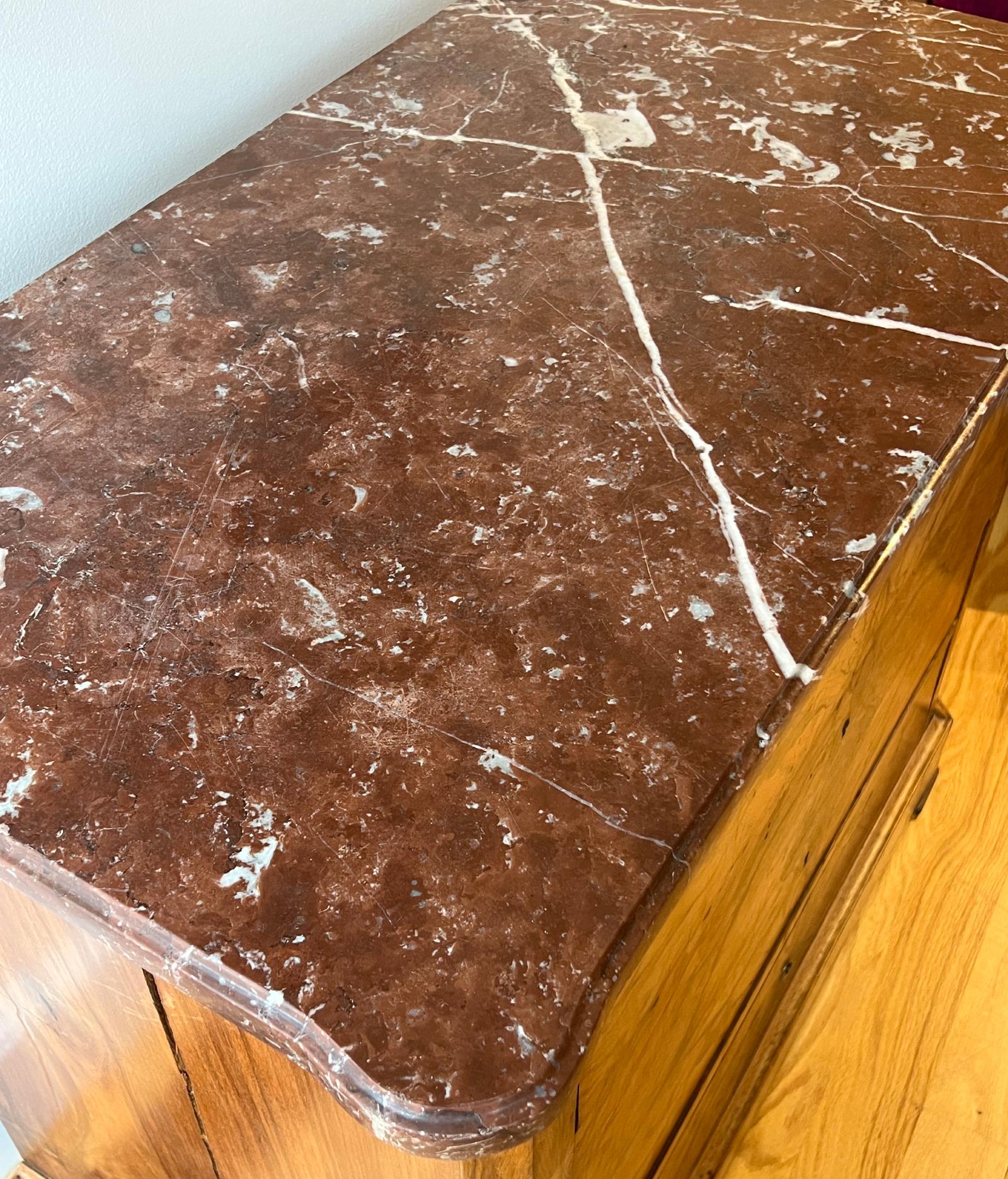 Luigi Filippo Commode francese Louis Philippe del XIX secolo con piano in marmo in vendita