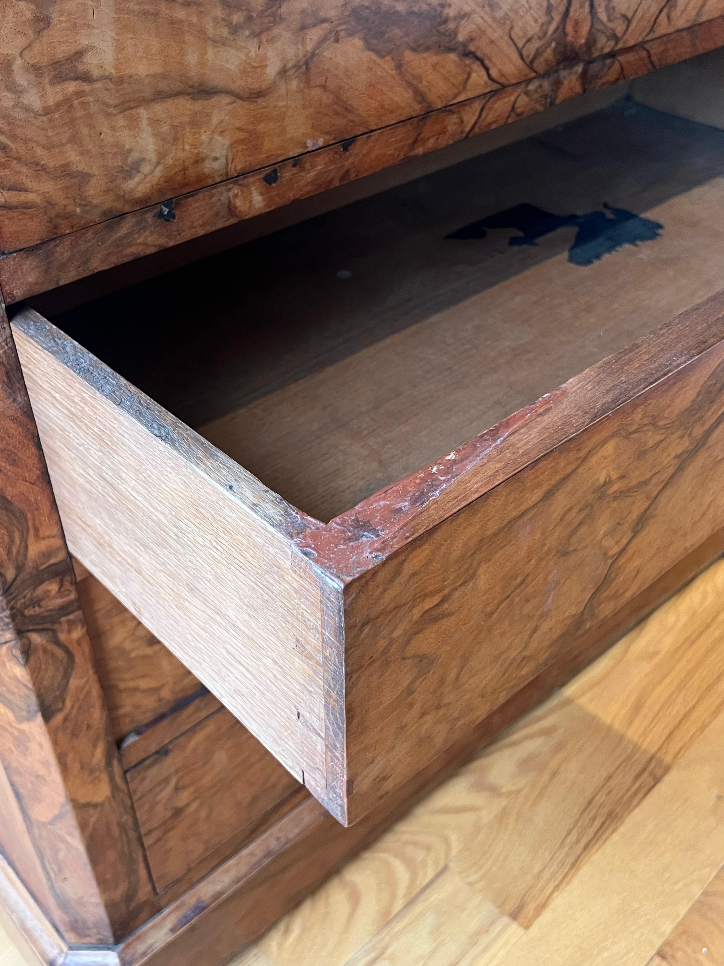 Commode francese Louis Philippe del XIX secolo con piano in marmo in vendita 2