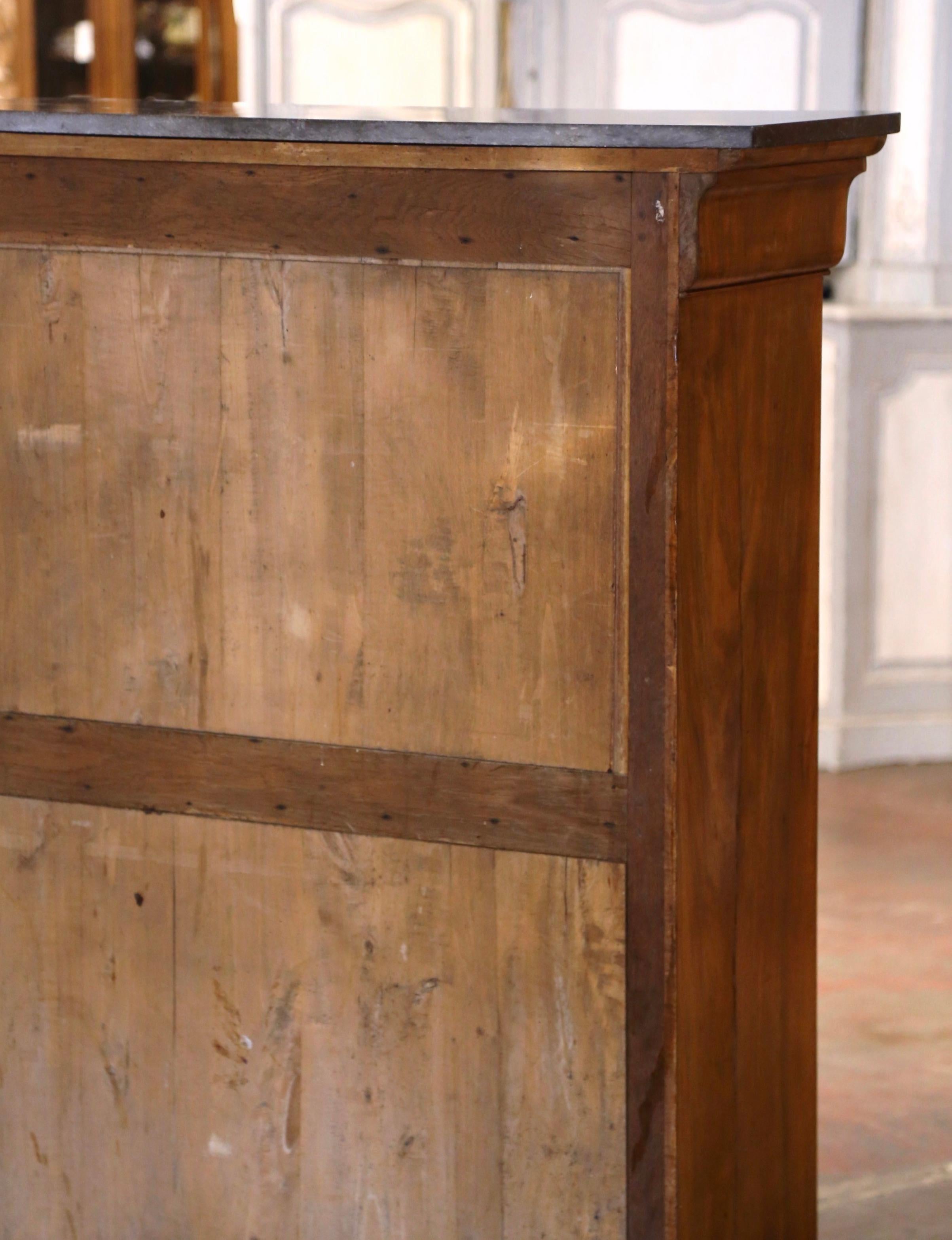 Cassettiera Semainier in noce con piano in marmo di Louis Philippe del XIX secolo in vendita 3