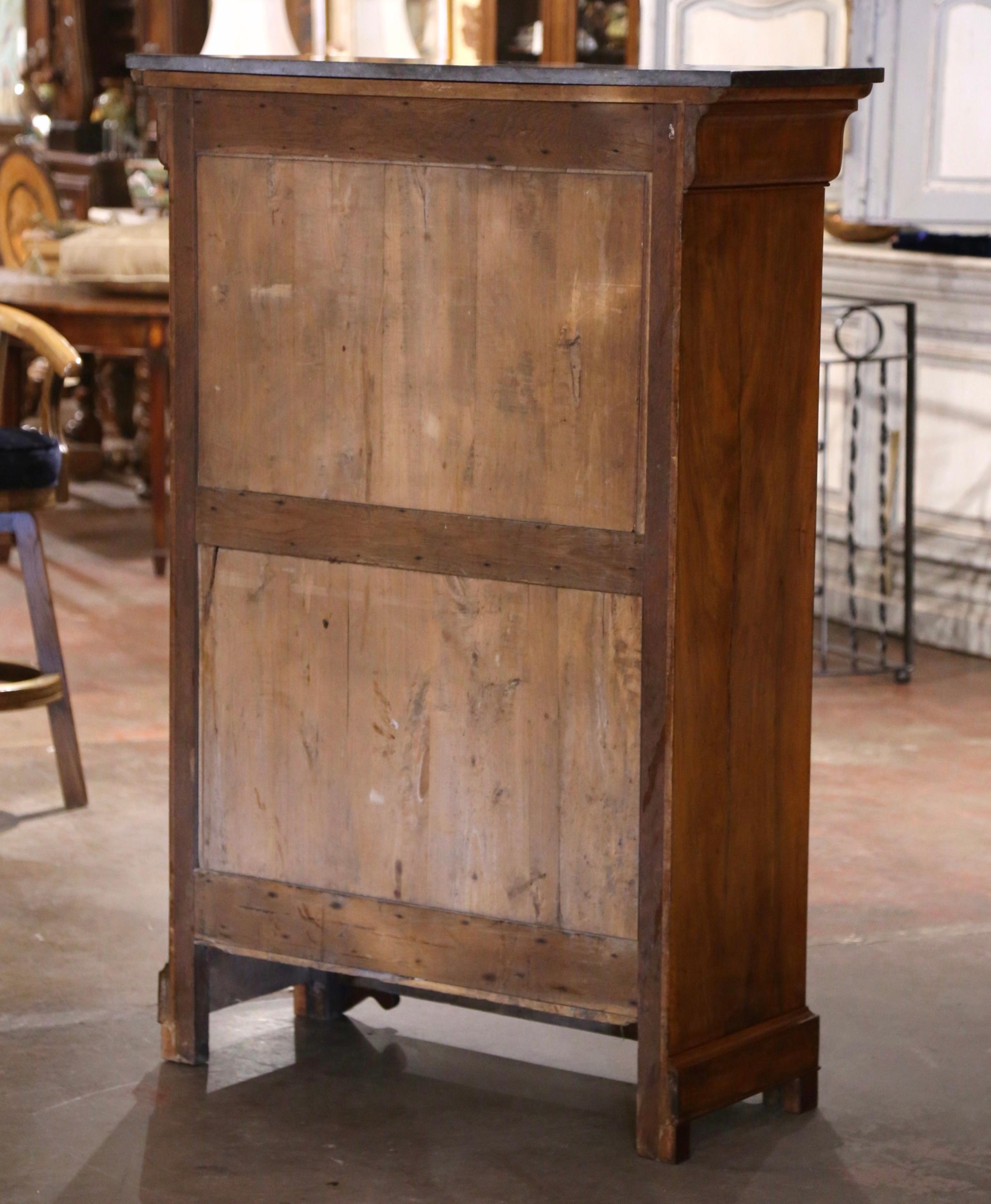 Cassettiera Semainier in noce con piano in marmo di Louis Philippe del XIX secolo in vendita 2