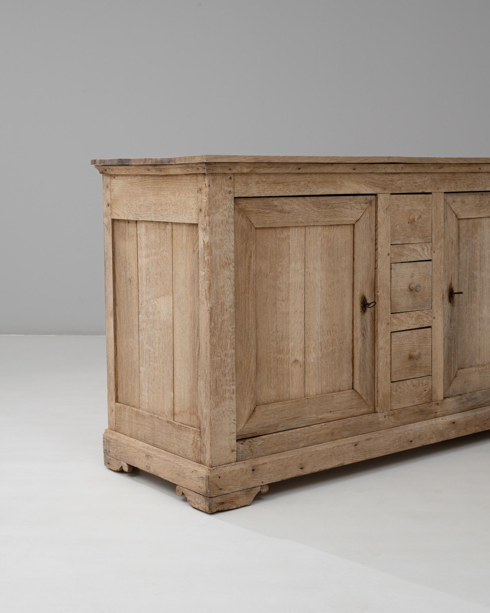 Buffet in quercia Louis Philippe del 19° secolo con cassetti centrali 2