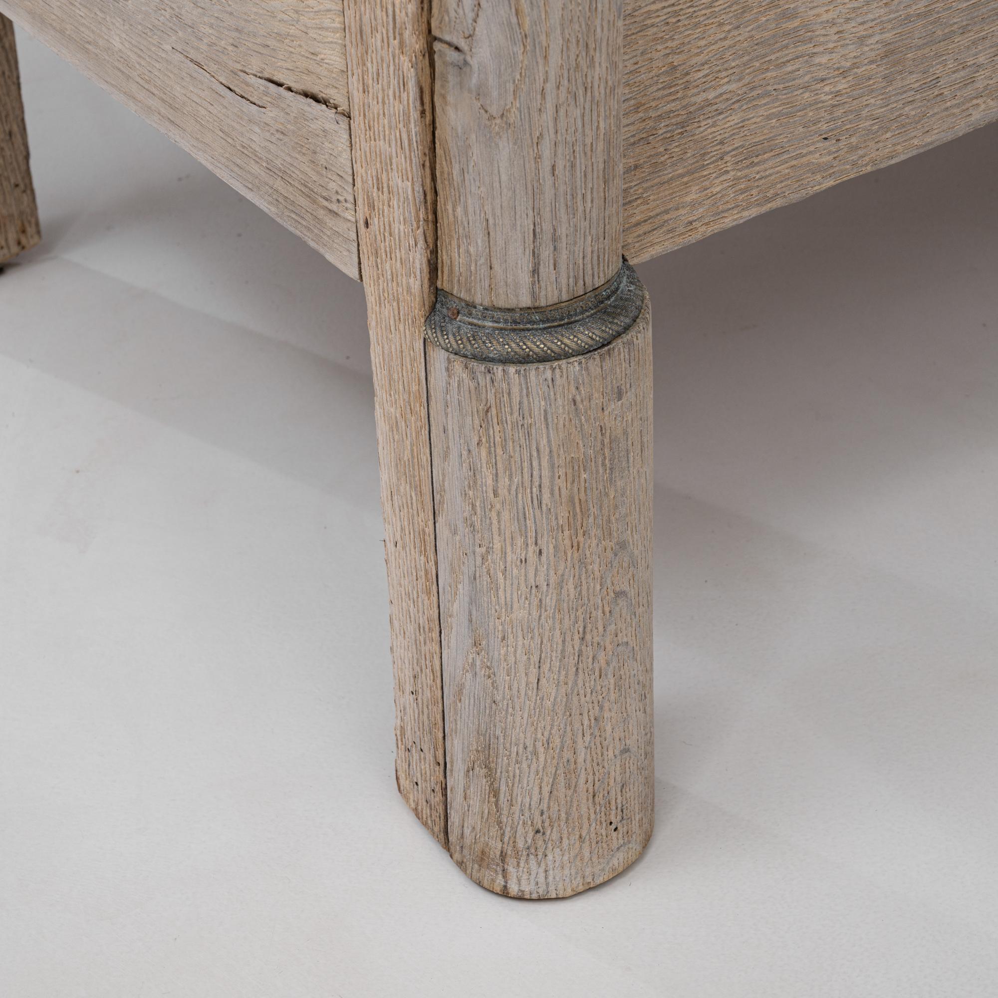 19th Century French Louis Philippe Oak Chest of Drawers in vendita 7