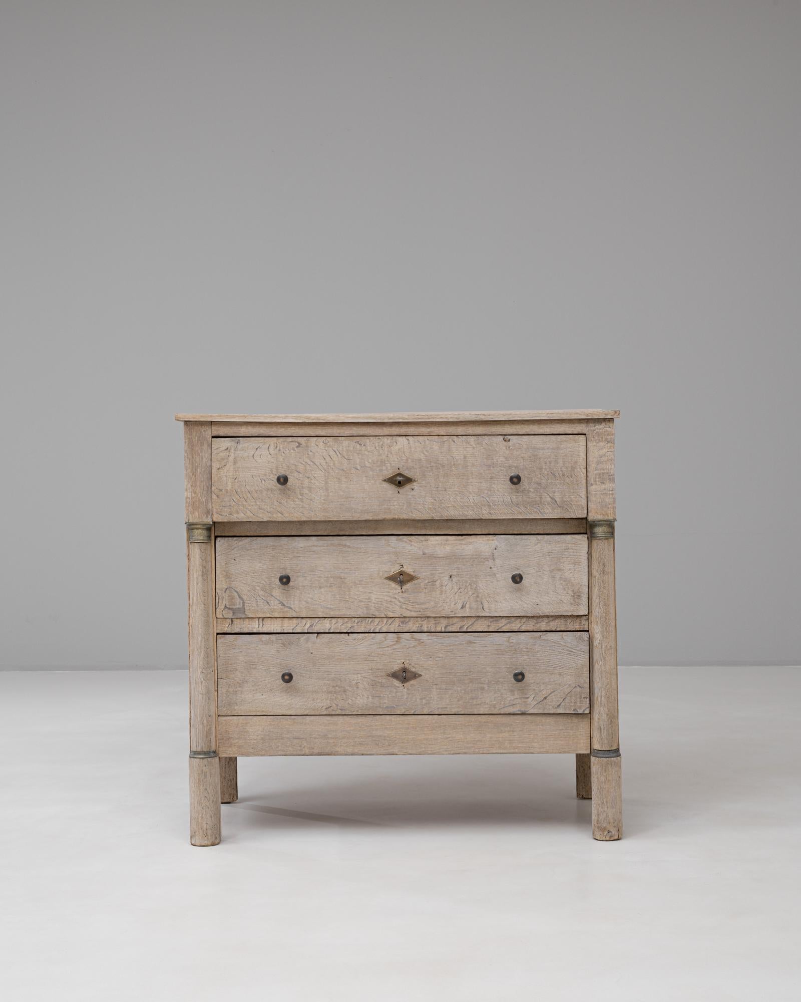 Luigi Filippo 19th Century French Louis Philippe Oak Chest of Drawers in vendita