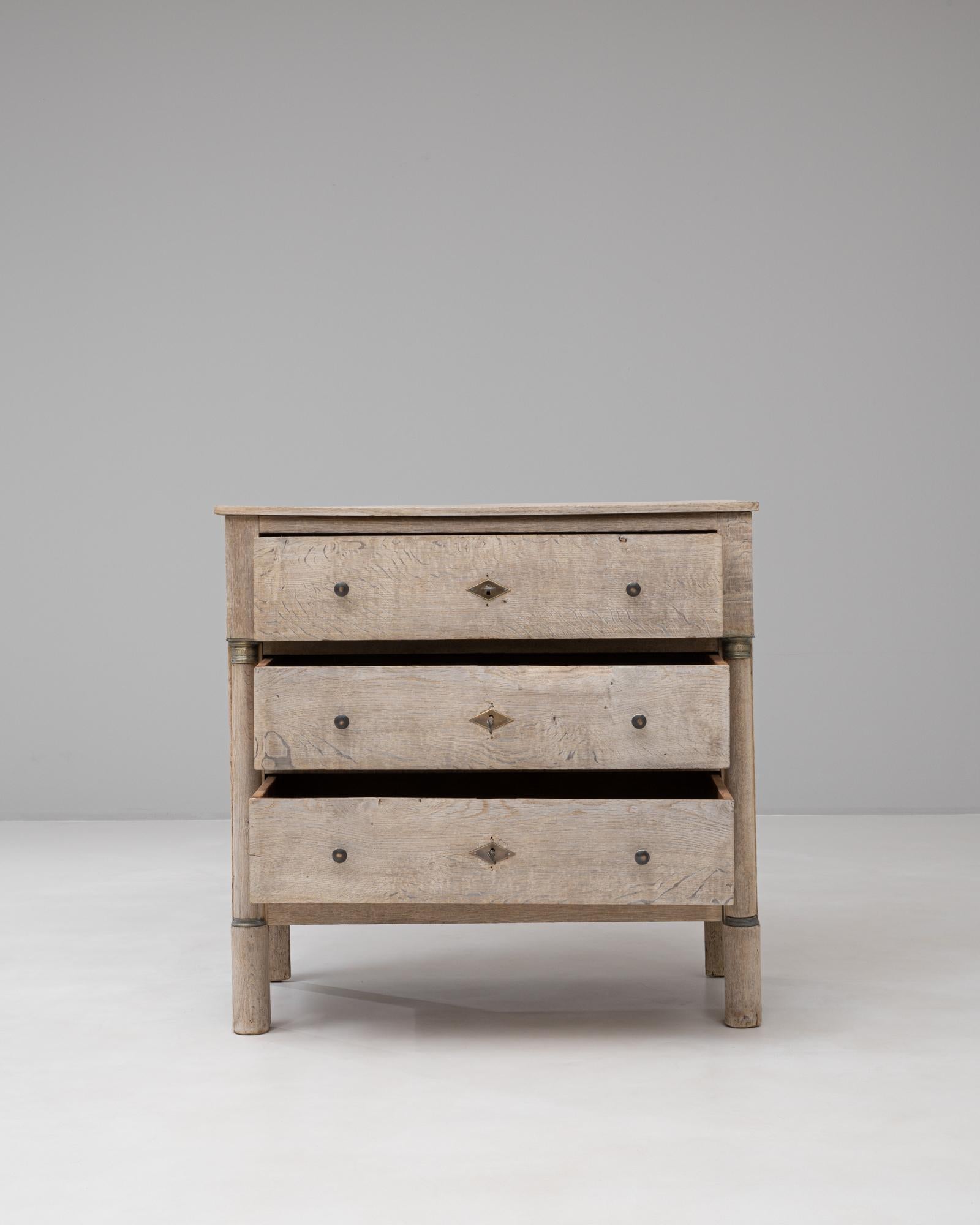 Francese 19th Century French Louis Philippe Oak Chest of Drawers in vendita