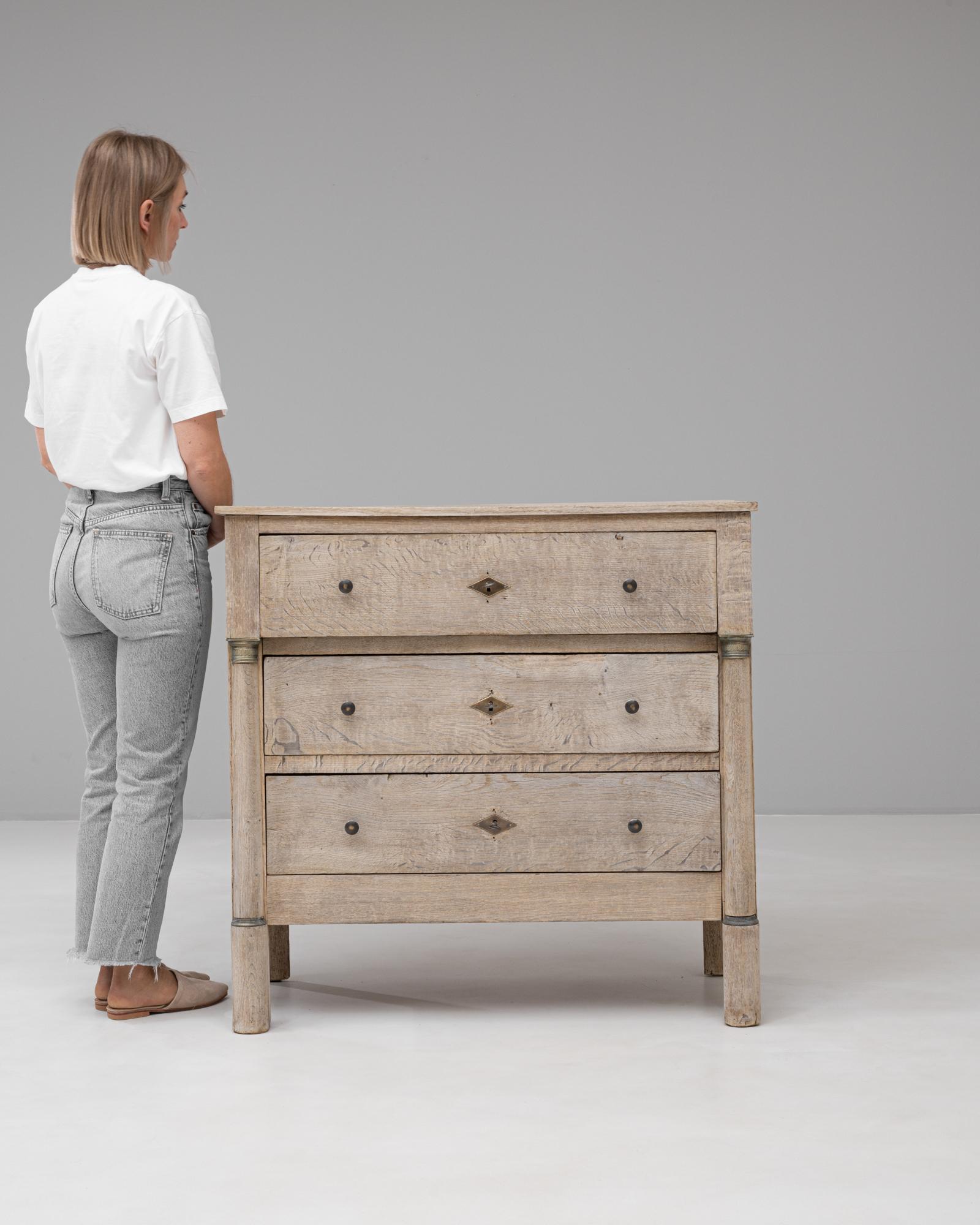 19th Century French Louis Philippe Oak Chest of Drawers In condizioni buone in vendita a High Point, NC