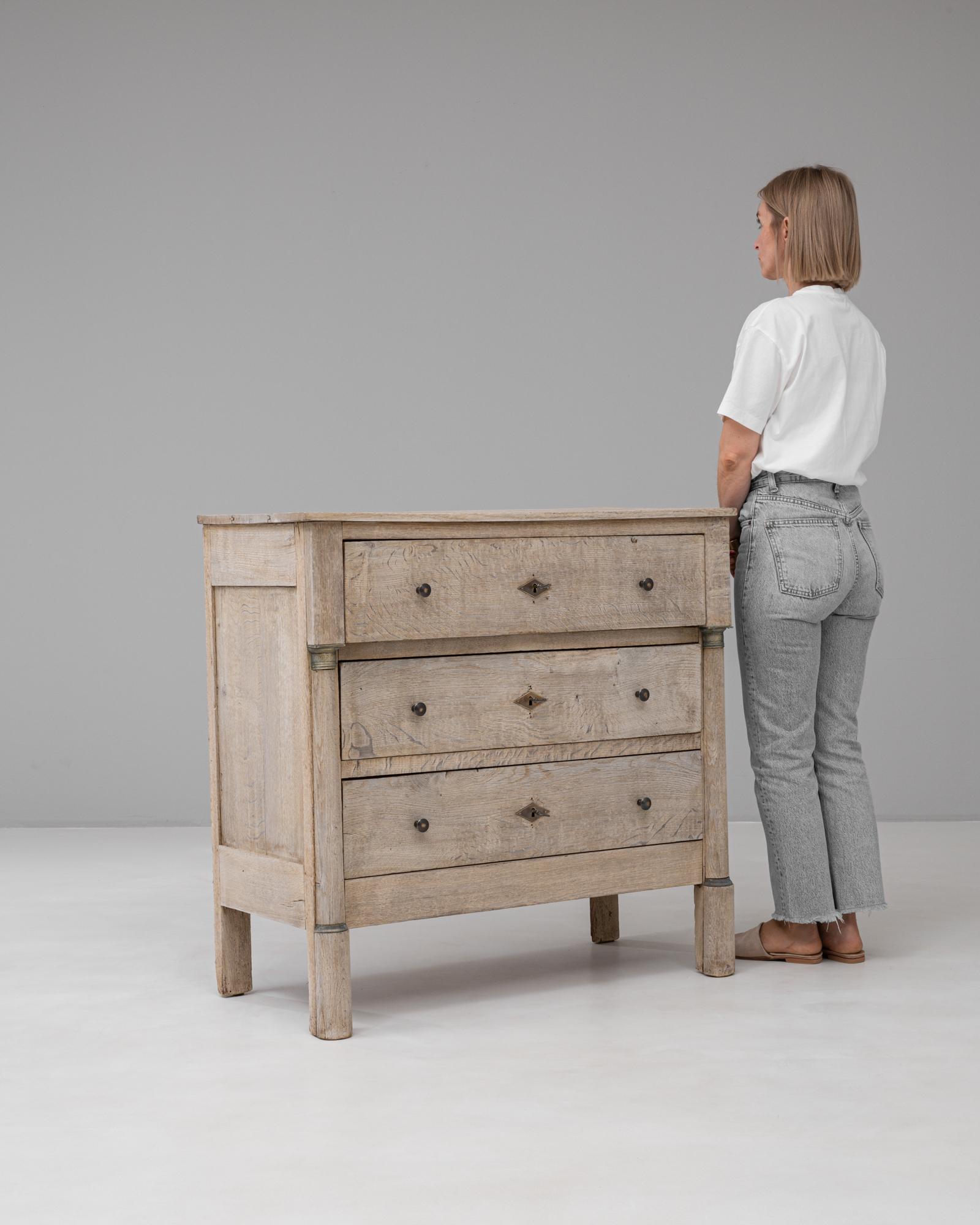 19th Century French Louis Philippe Oak Chest of Drawers in vendita 1
