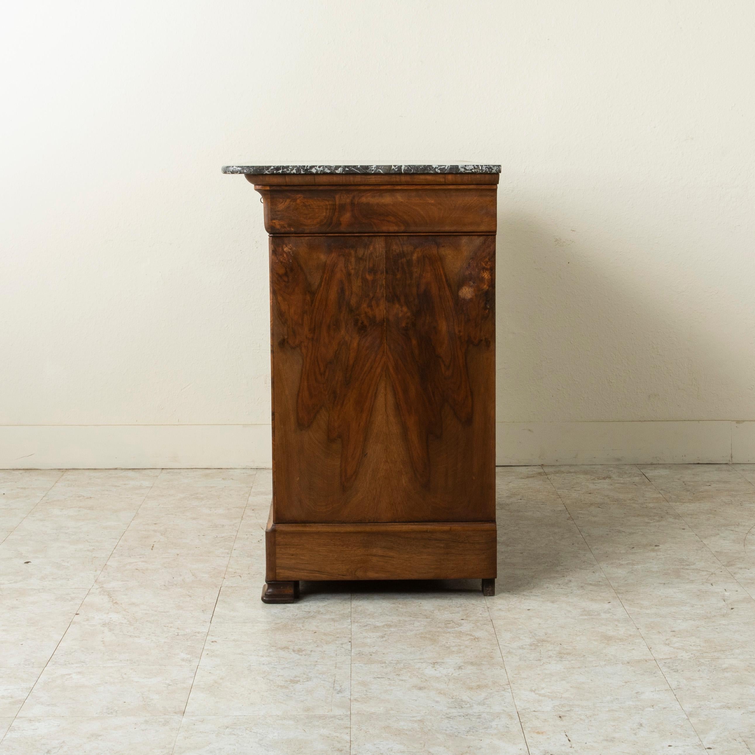 19th Century French Louis Philippe Period Book Matched Burl Walnut Commode Chest In Good Condition In Fayetteville, AR