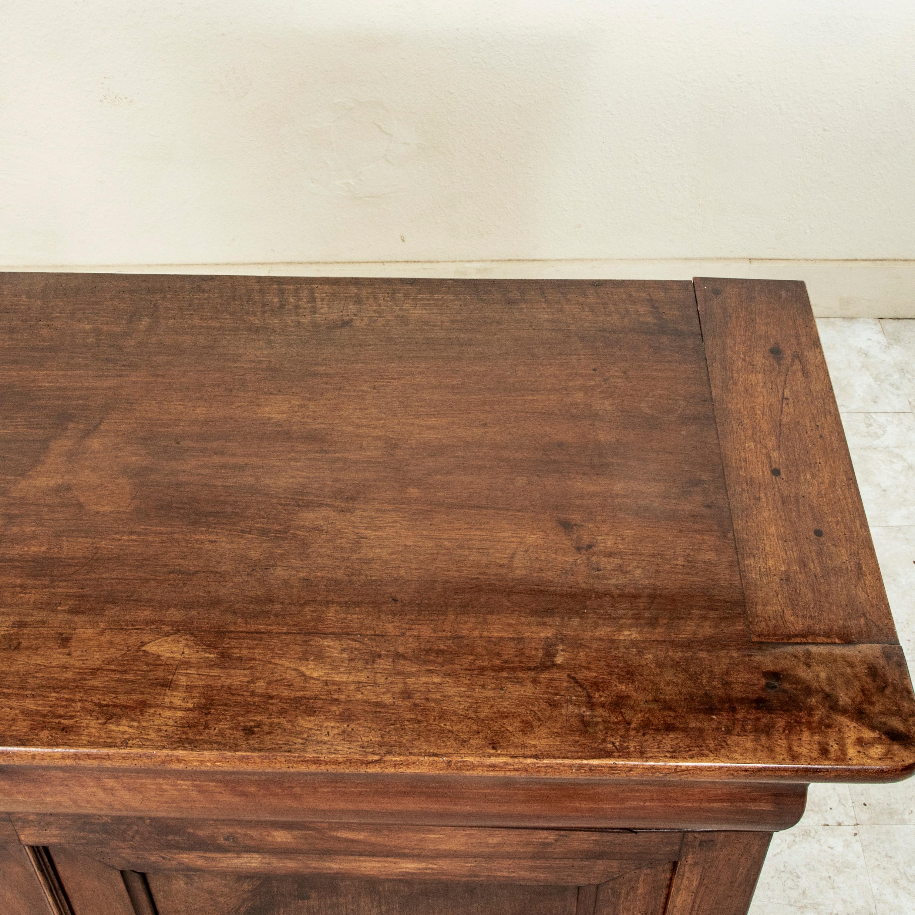 19th Century French Louis Philippe Period Book Matched Walnut Buffet For Sale 6