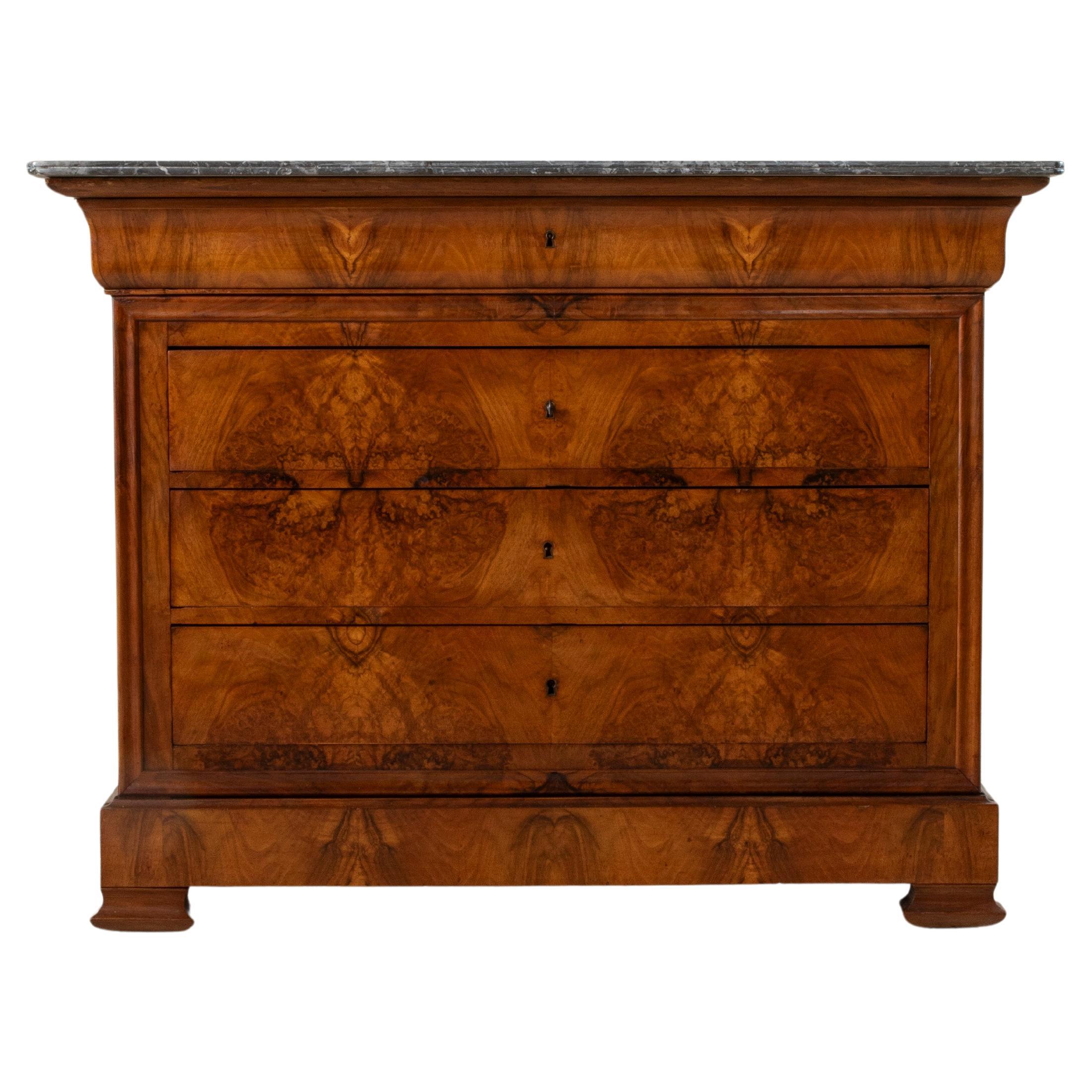 Commode d'époque Louis Philippe en ronce de noyer, commode à tiroirs, 19e siècle, France en vente