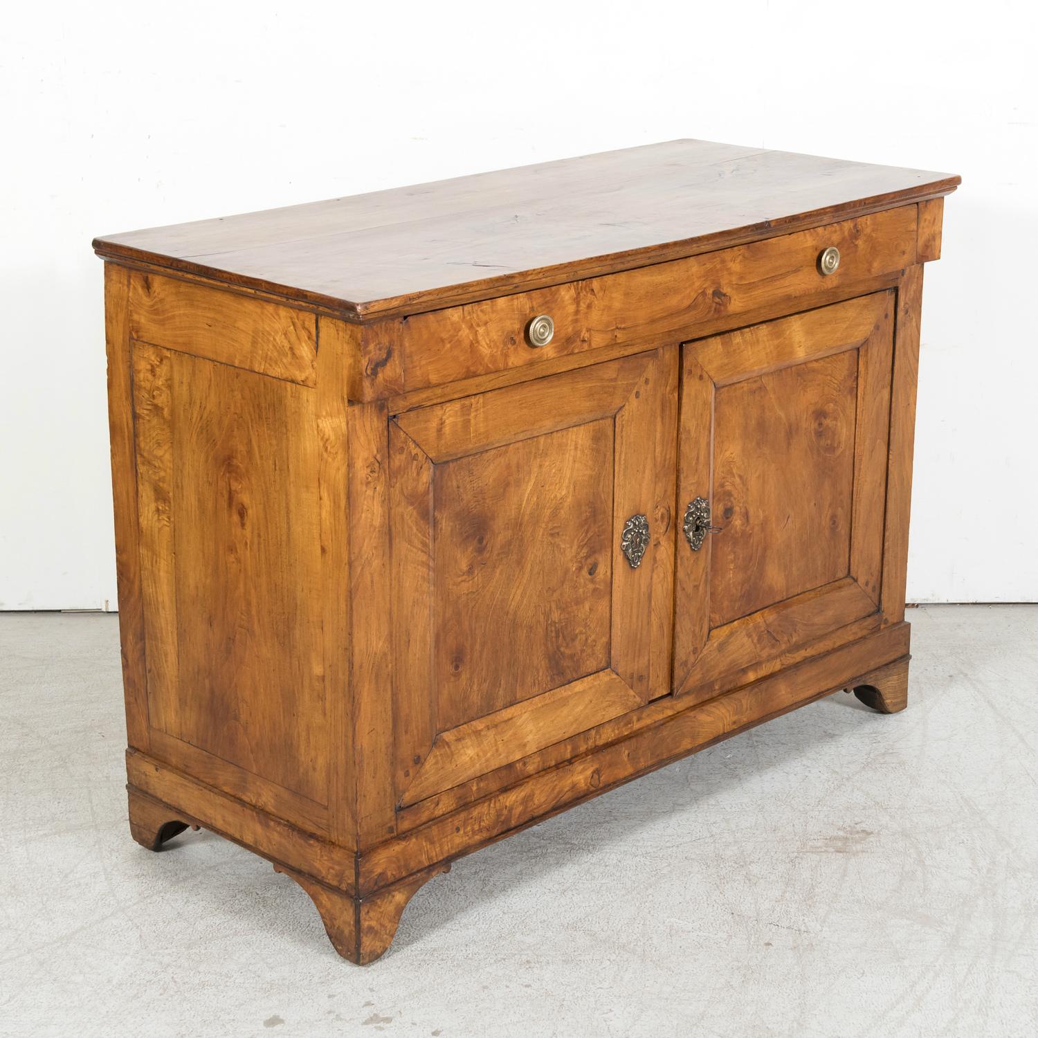 19th Century French Louis Philippe Period Burled Chestnut Buffet In Good Condition For Sale In Birmingham, AL