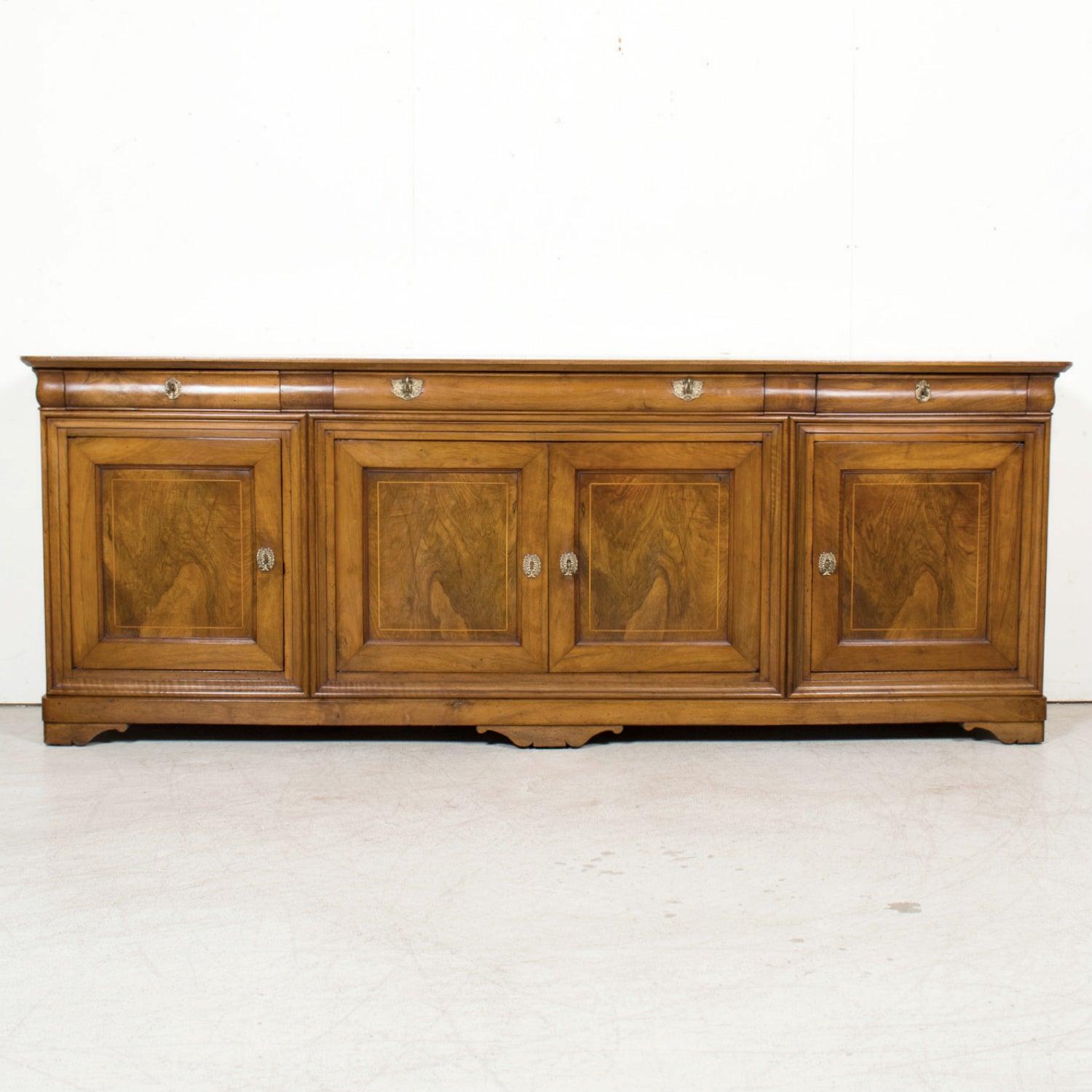 Louis-Philippe Buffet Enfilade Lyonnaise en merisier du 19ème siècle d'époque Louis Philippe en vente