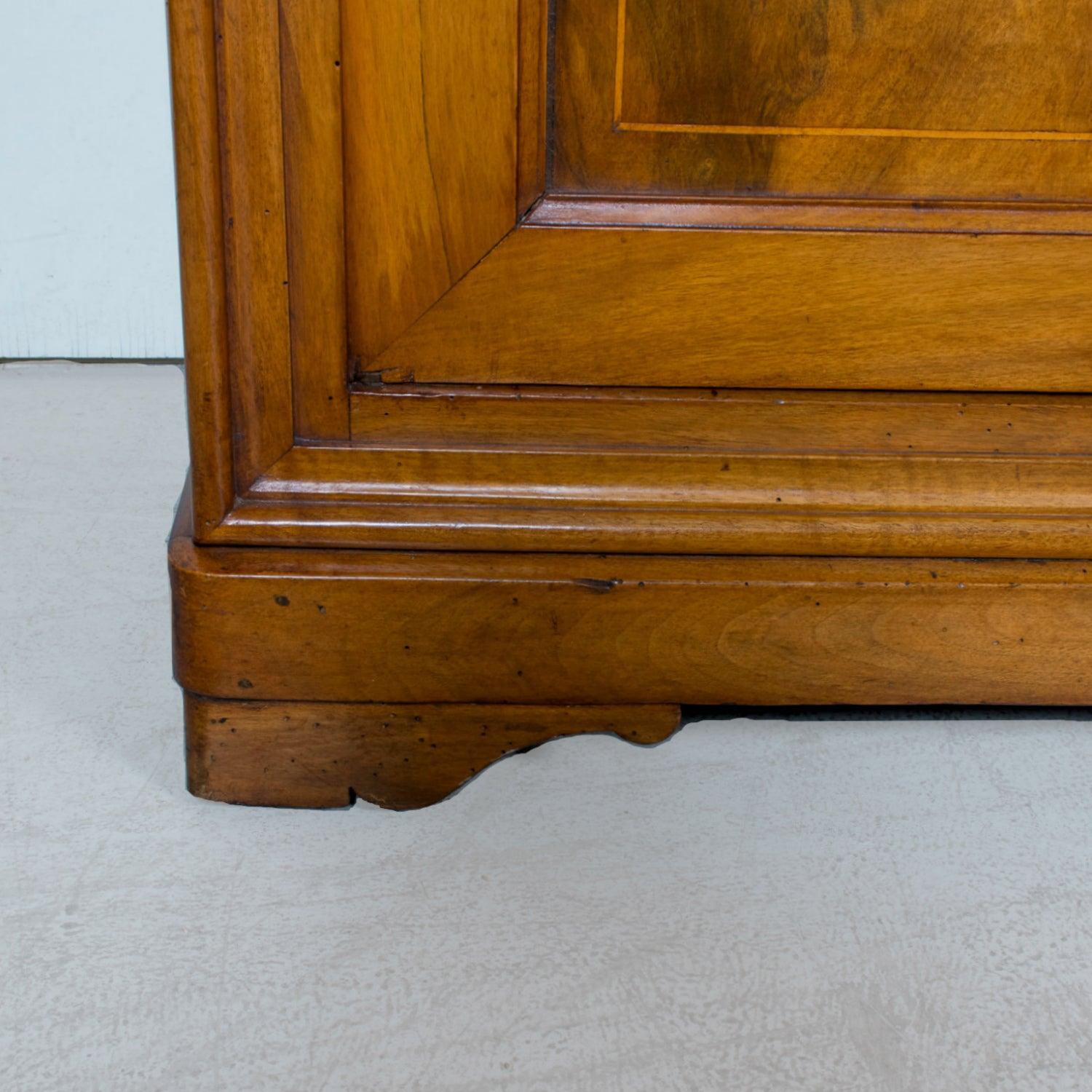Buffet Enfilade Lyonnaise en merisier du 19ème siècle d'époque Louis Philippe en vente 2