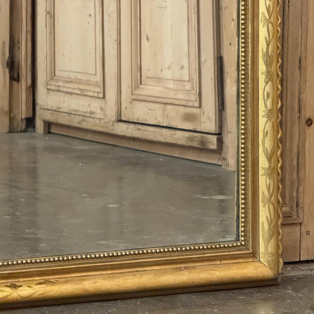 Miroir français du 19ème siècle d'époque Louis Philippe en bois doré en vente 4