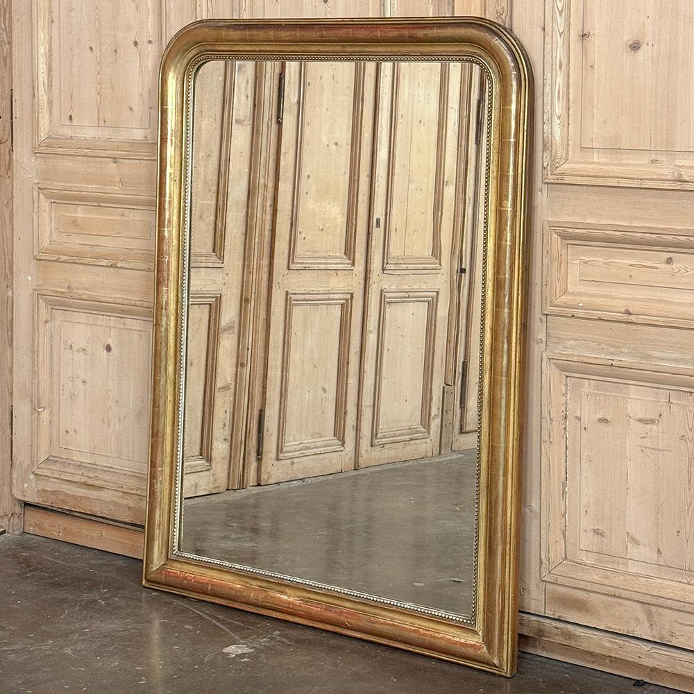 Français Miroir français du 19ème siècle d'époque Louis Philippe en bois doré en vente