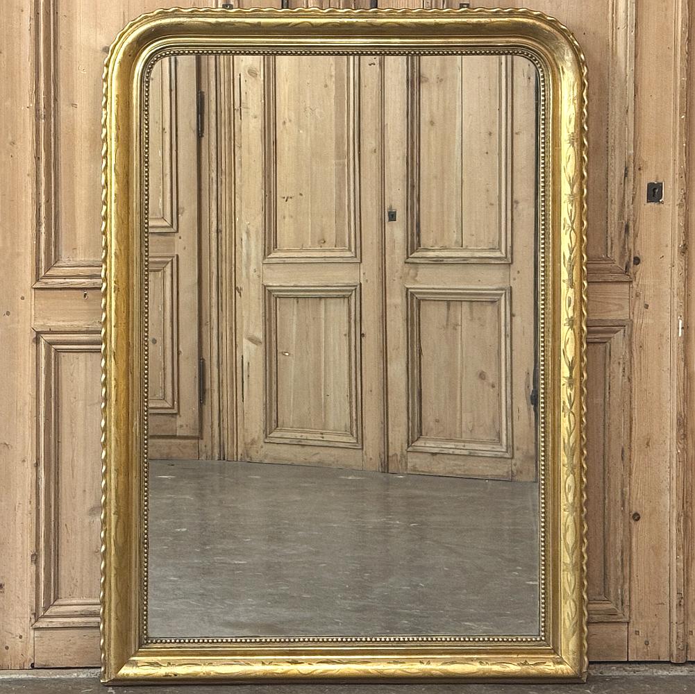 Français Miroir français du 19ème siècle d'époque Louis Philippe en bois doré en vente